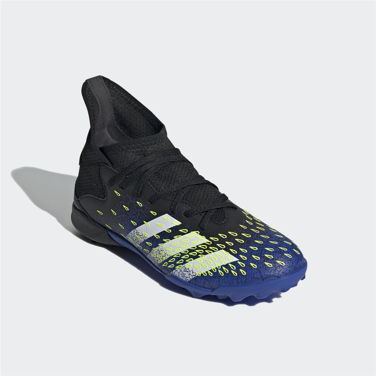 adidas Predator Freak.3 Halı Saha Ayakkabısı