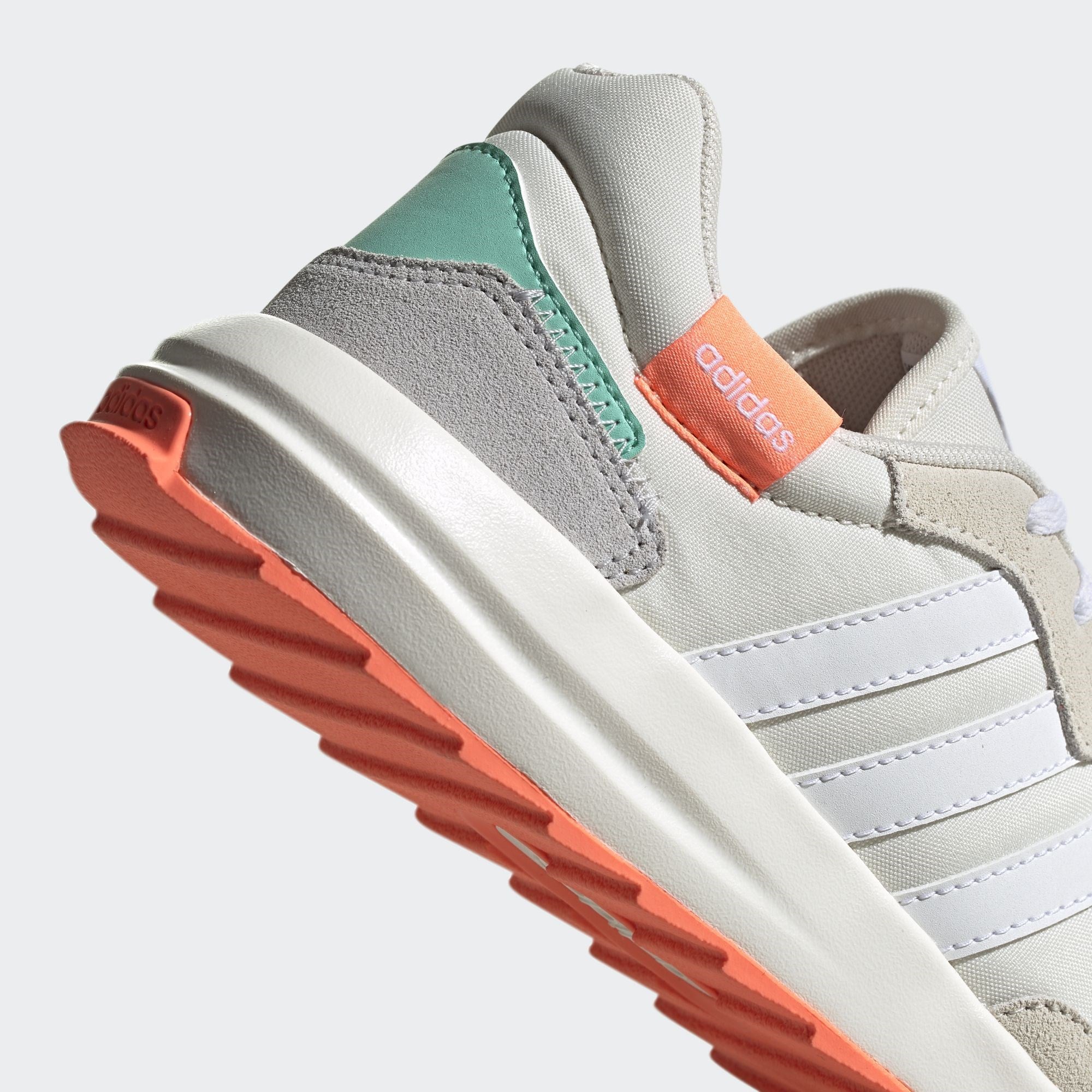 adidas Retrorun Kadın Koşu Ayakkabısı