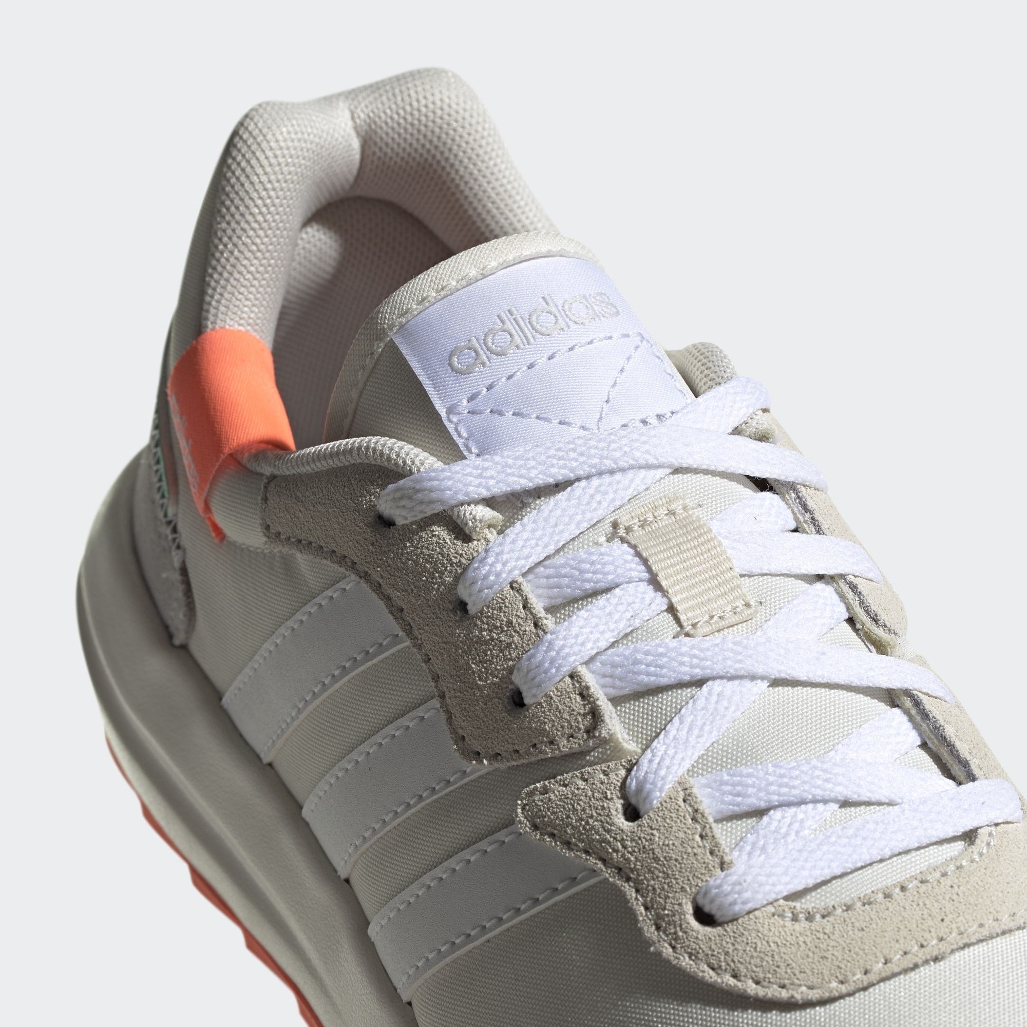 adidas Retrorun Kadın Koşu Ayakkabısı