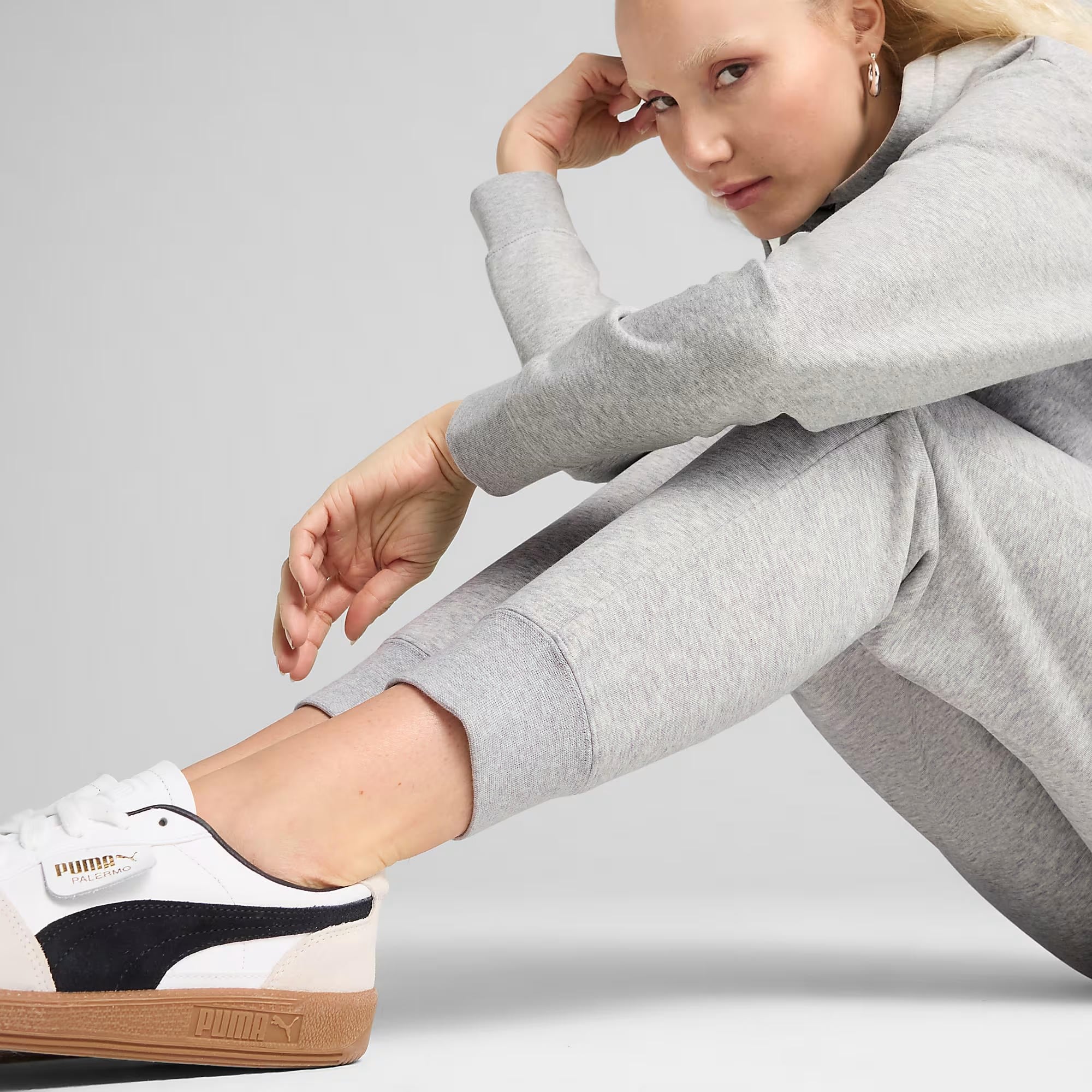 ESS No. 1 Logo Sweatpants - PUMA 04