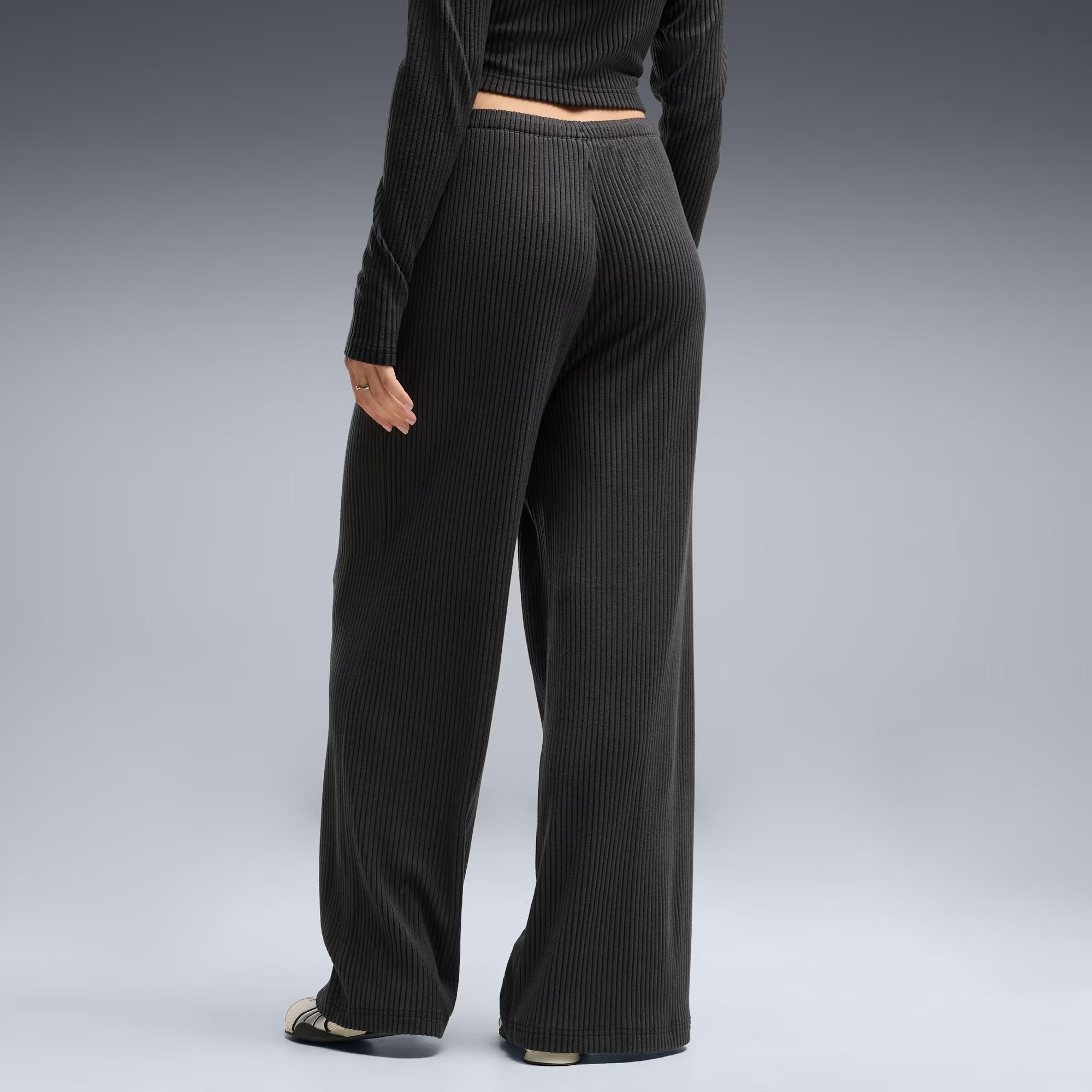 ESS Ribbed Pants - PUMA 01