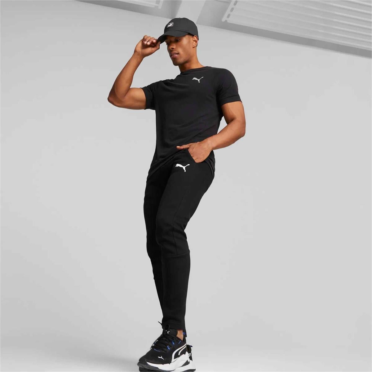 EVOSTRIPE Core Pants - PUMA 01