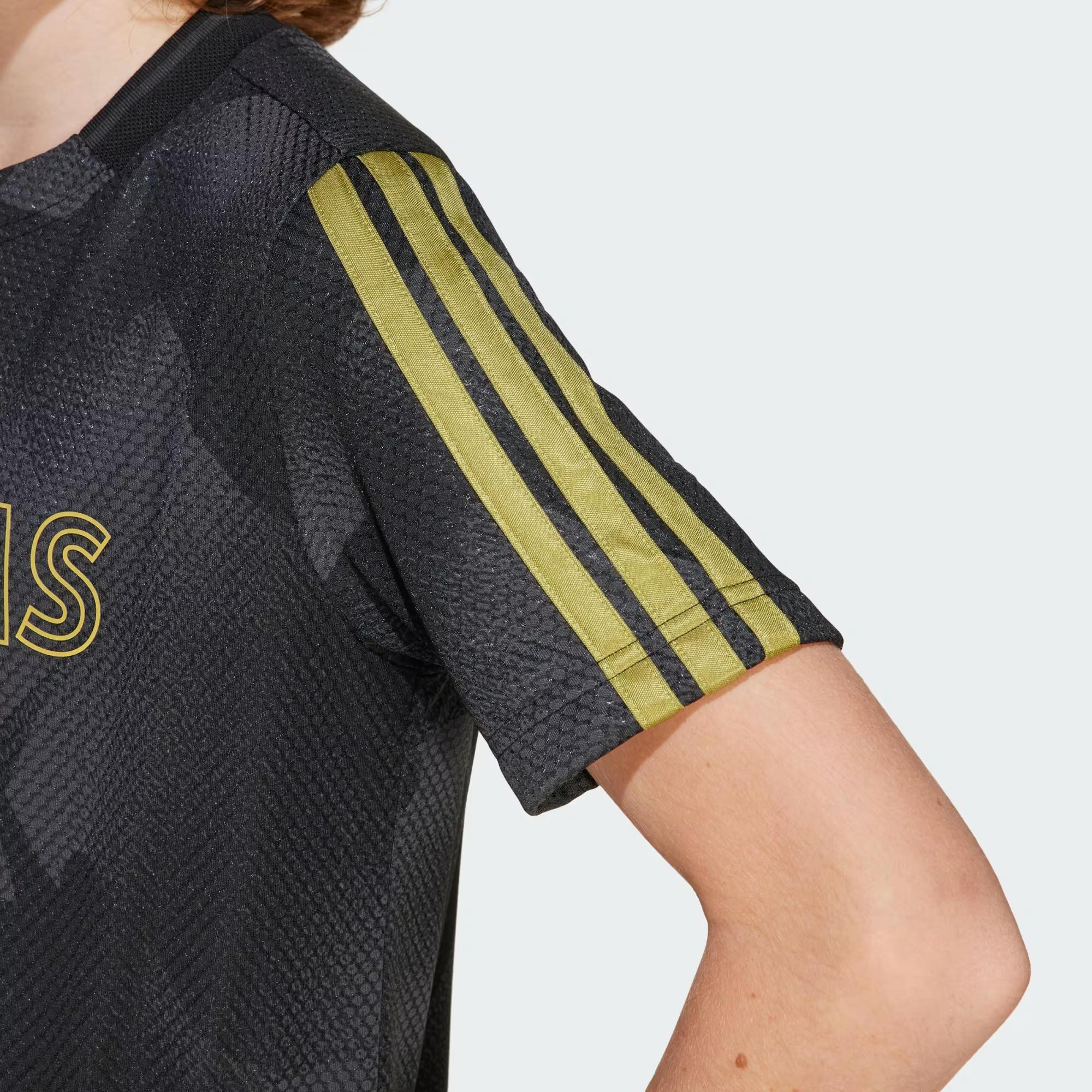 J HOT COF TEE - ADIDAS SIYAH