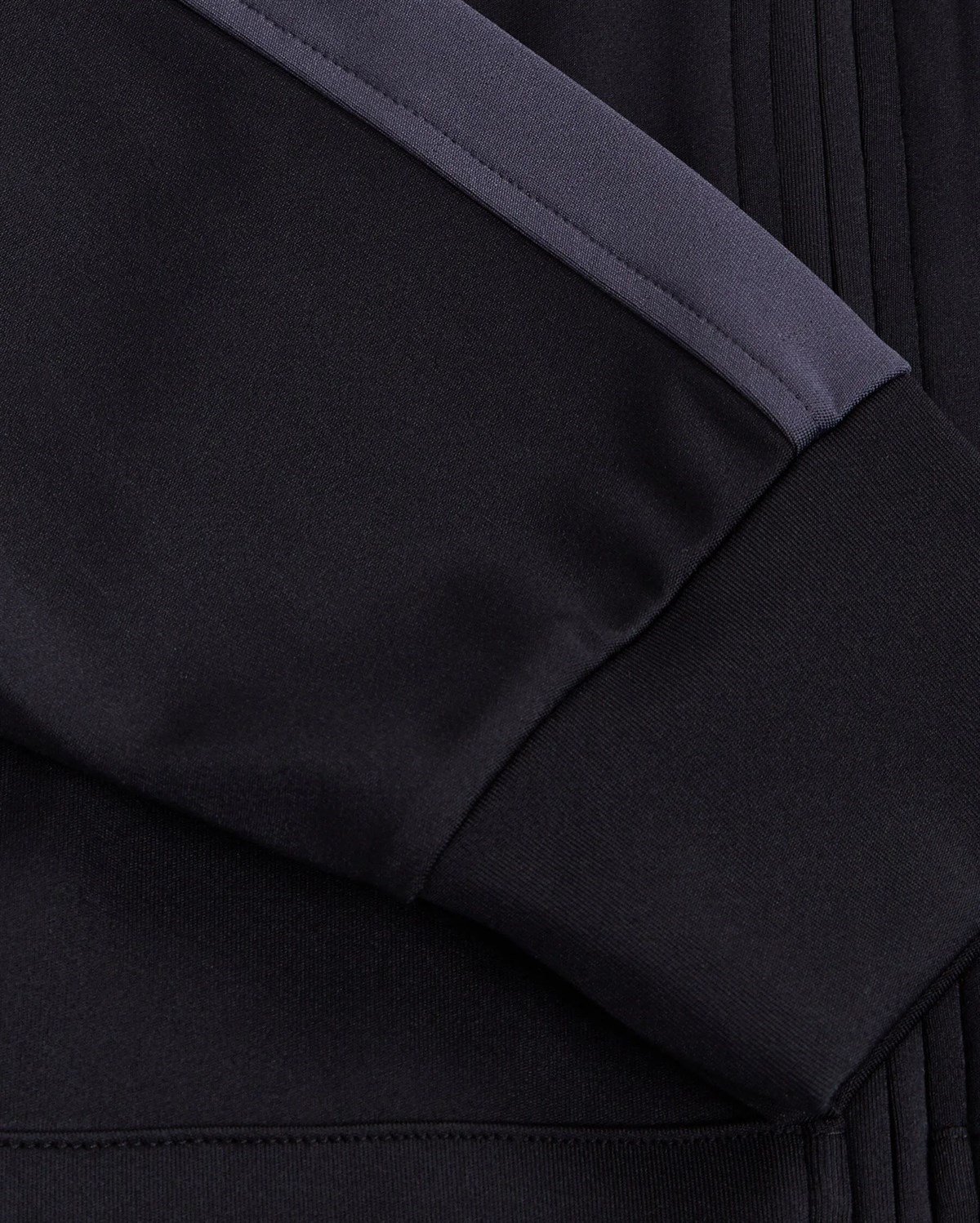 M Micro Essential Suit - SİYAH