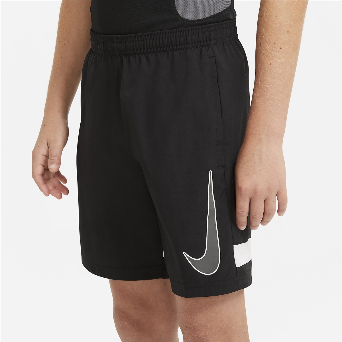 Nike Dri-Fit Academy Older Graphic Football Çocuk Şort