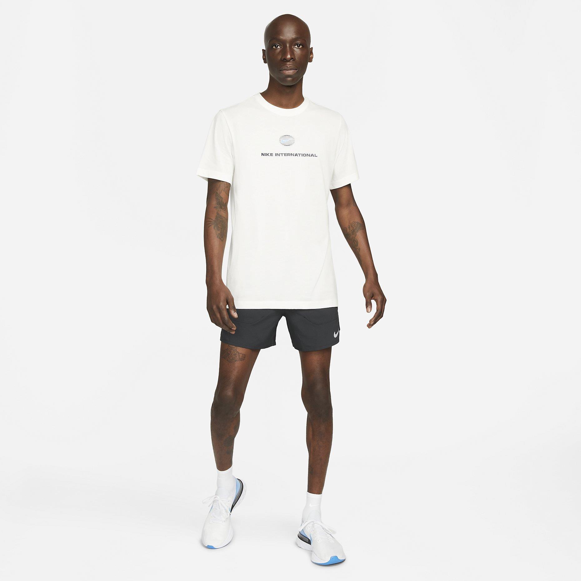 Nike Dri-FIT Stride - BEYAZ
