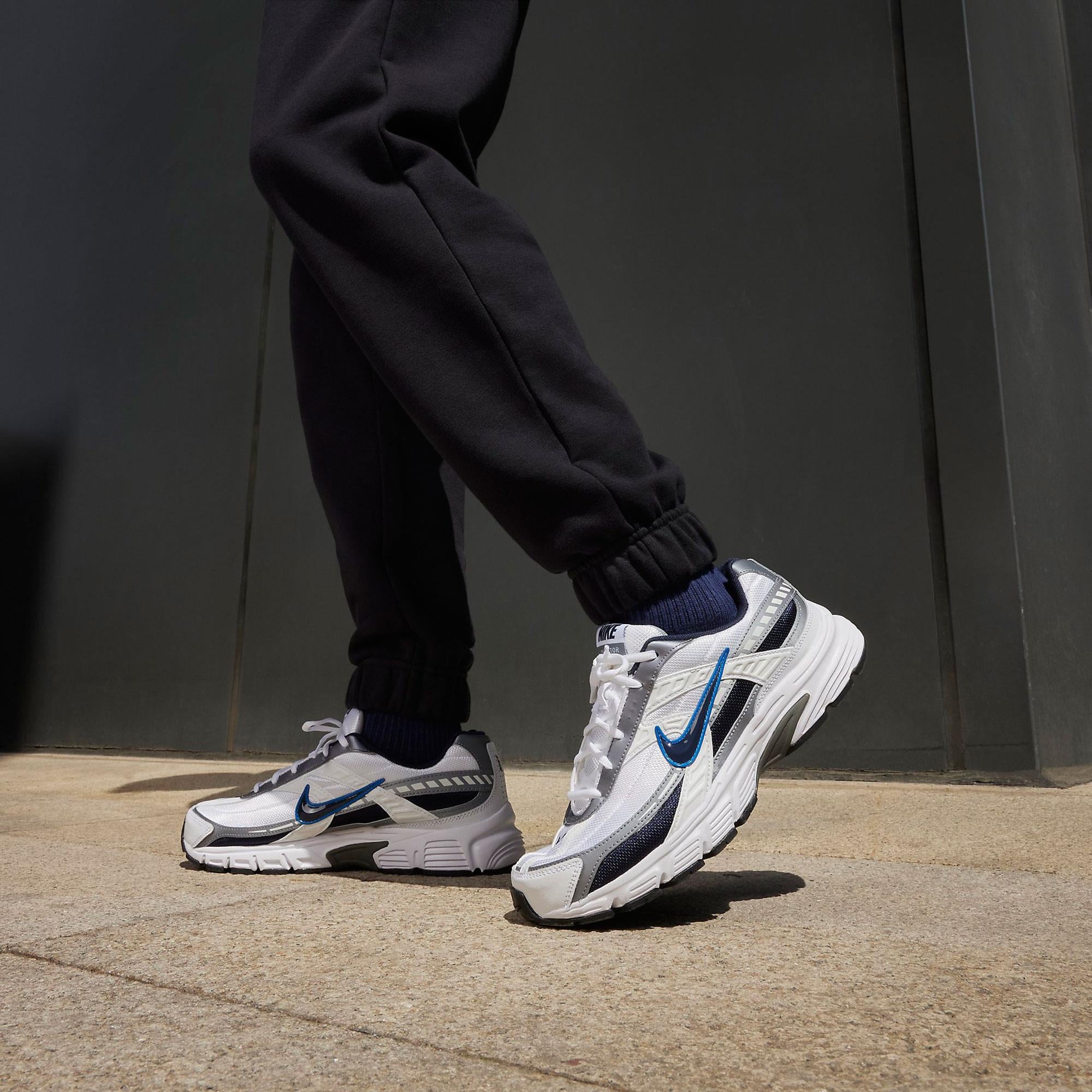NIKE INITIATOR - ORANJ