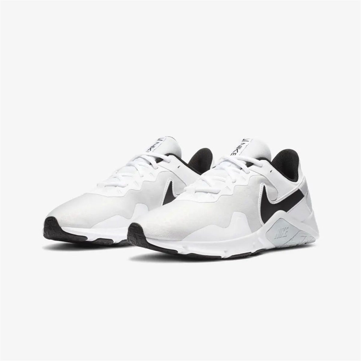 NIKE LEGEND ESSENTIAL 2 - FÜME