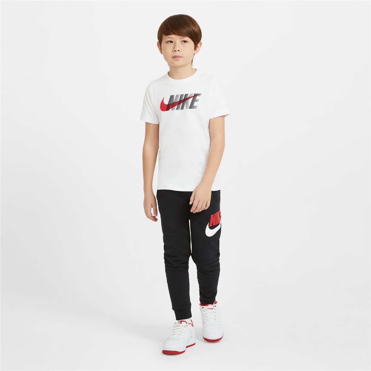 Nike U Sportswear Swoosh Çocuk Tişört