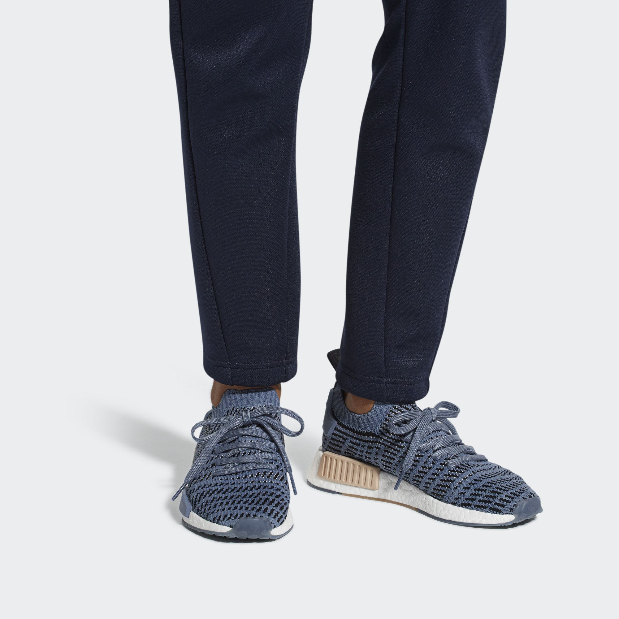 adidas NMD_R1 STLT Primeknit Kadın Spor Ayakkabısı 