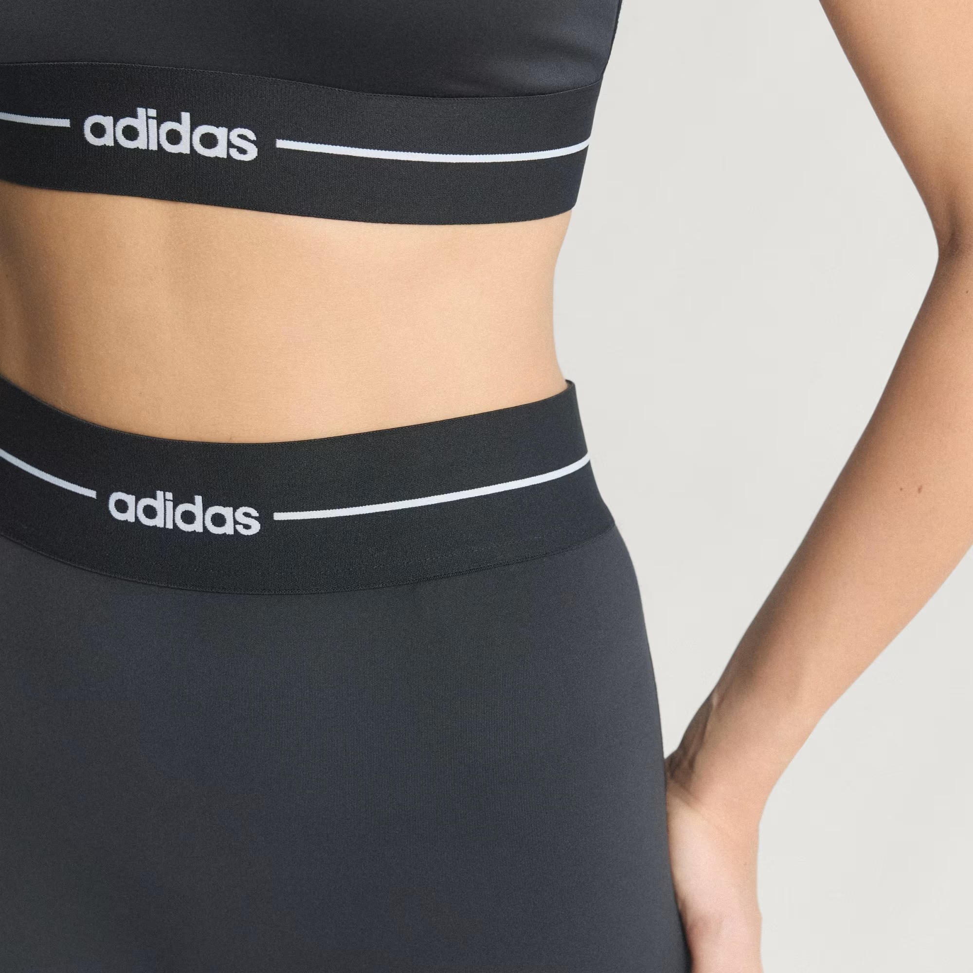 Q1 HYG 1/1 L - ADIDAS SIYAH