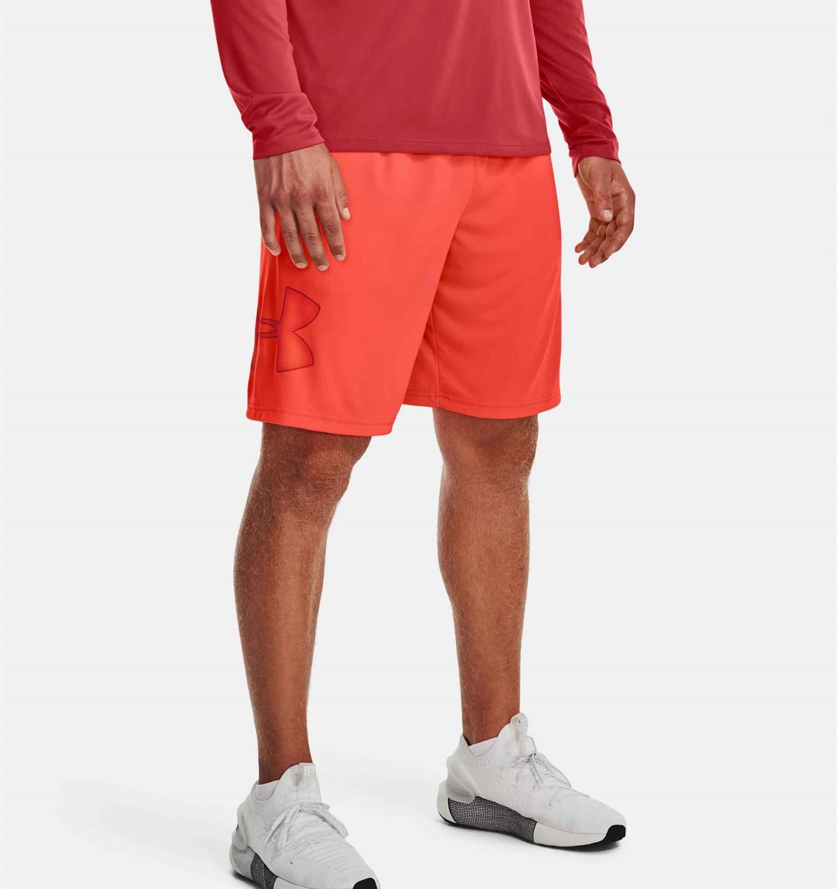 UA TECH GRAPHIC SHORT - BEJ/ALTIN