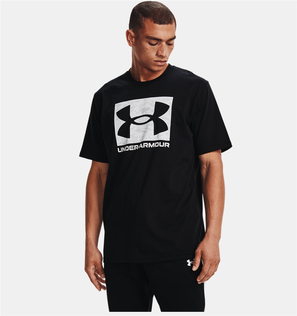 Under Armour ABC Camo Boxed Logo Erkek Tişört 1361673-001Under Armour ABC Camo Boxed Logo Erkek Tişört