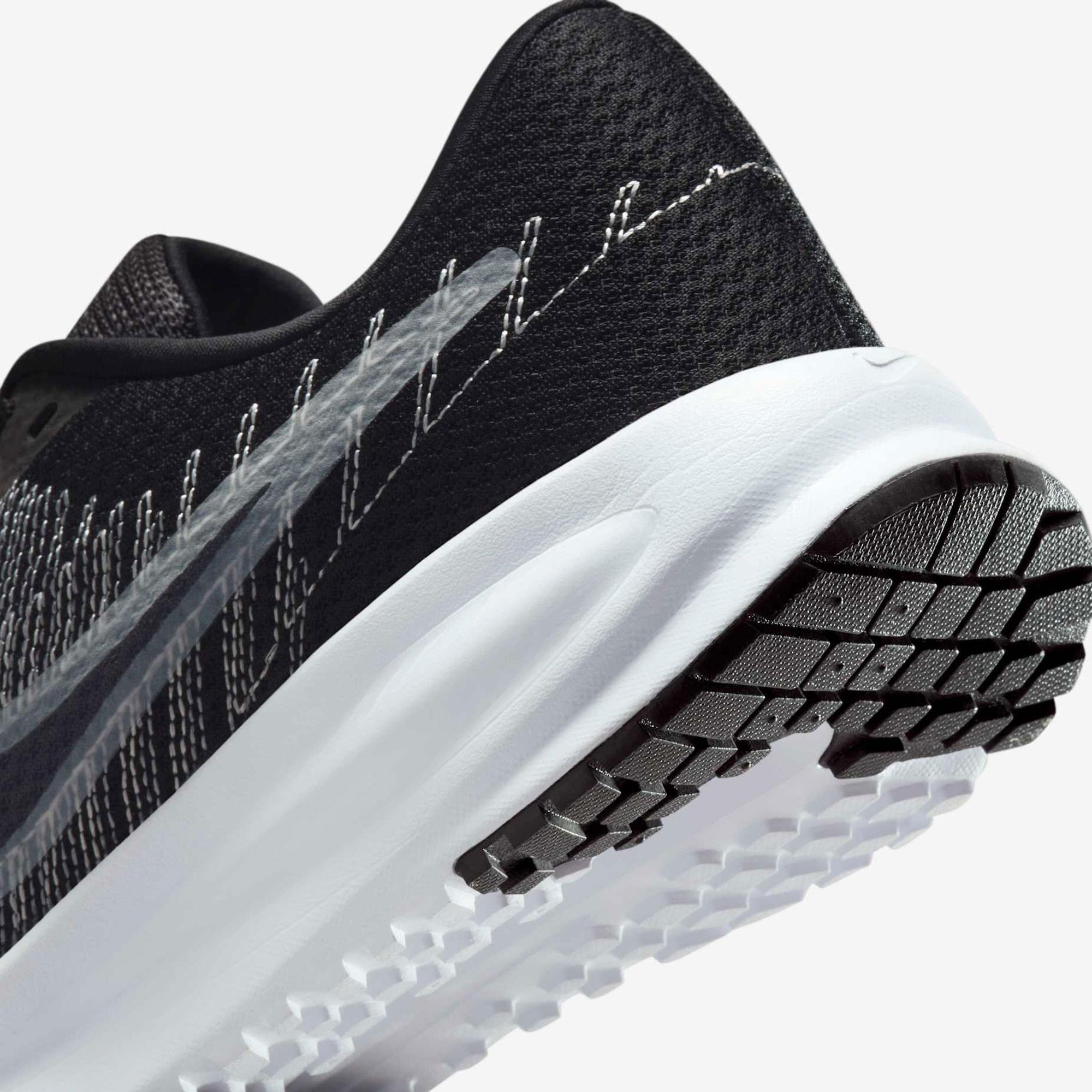 W NIKE RUN DEFY - FÜME