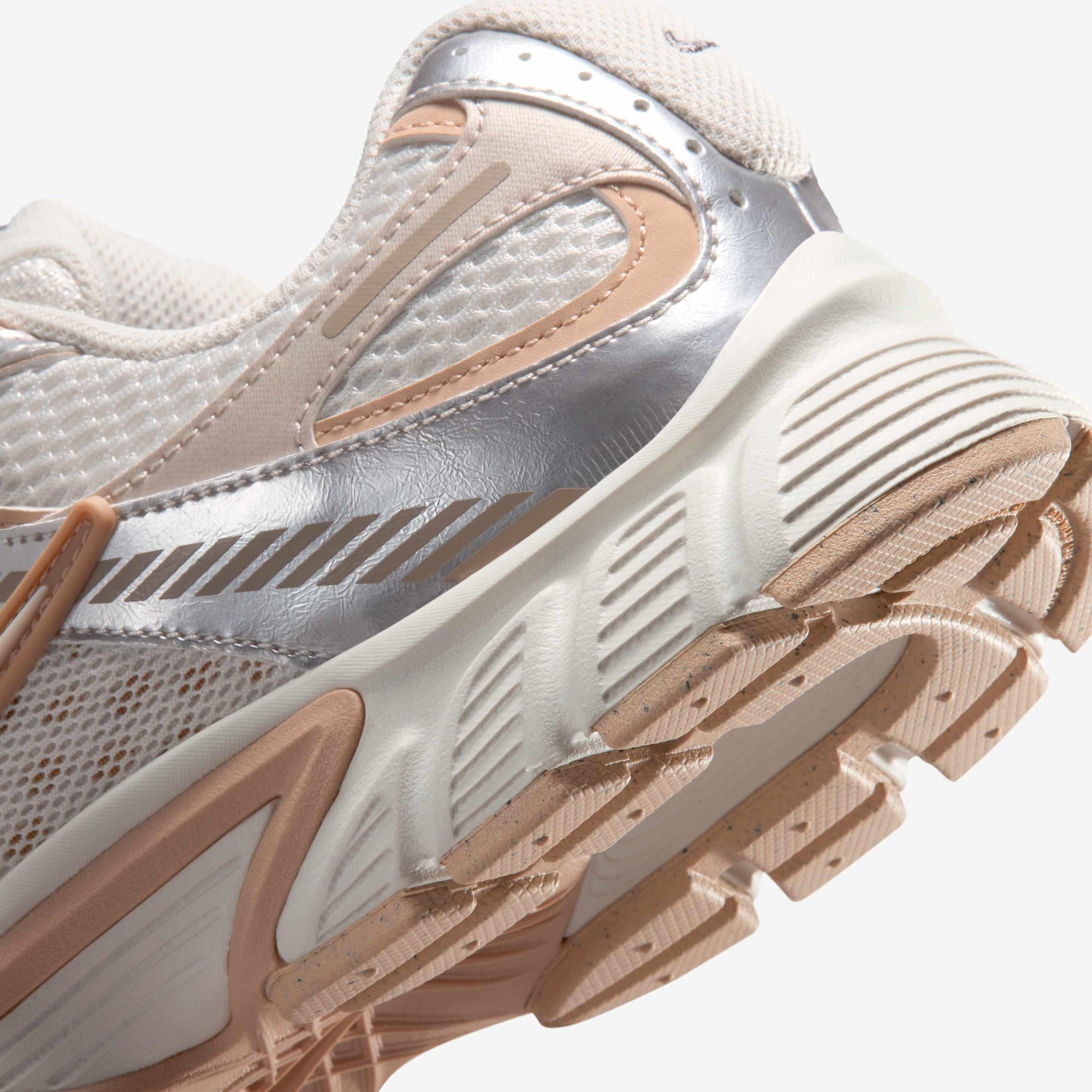 W NIKE V5 RNR - BEJ