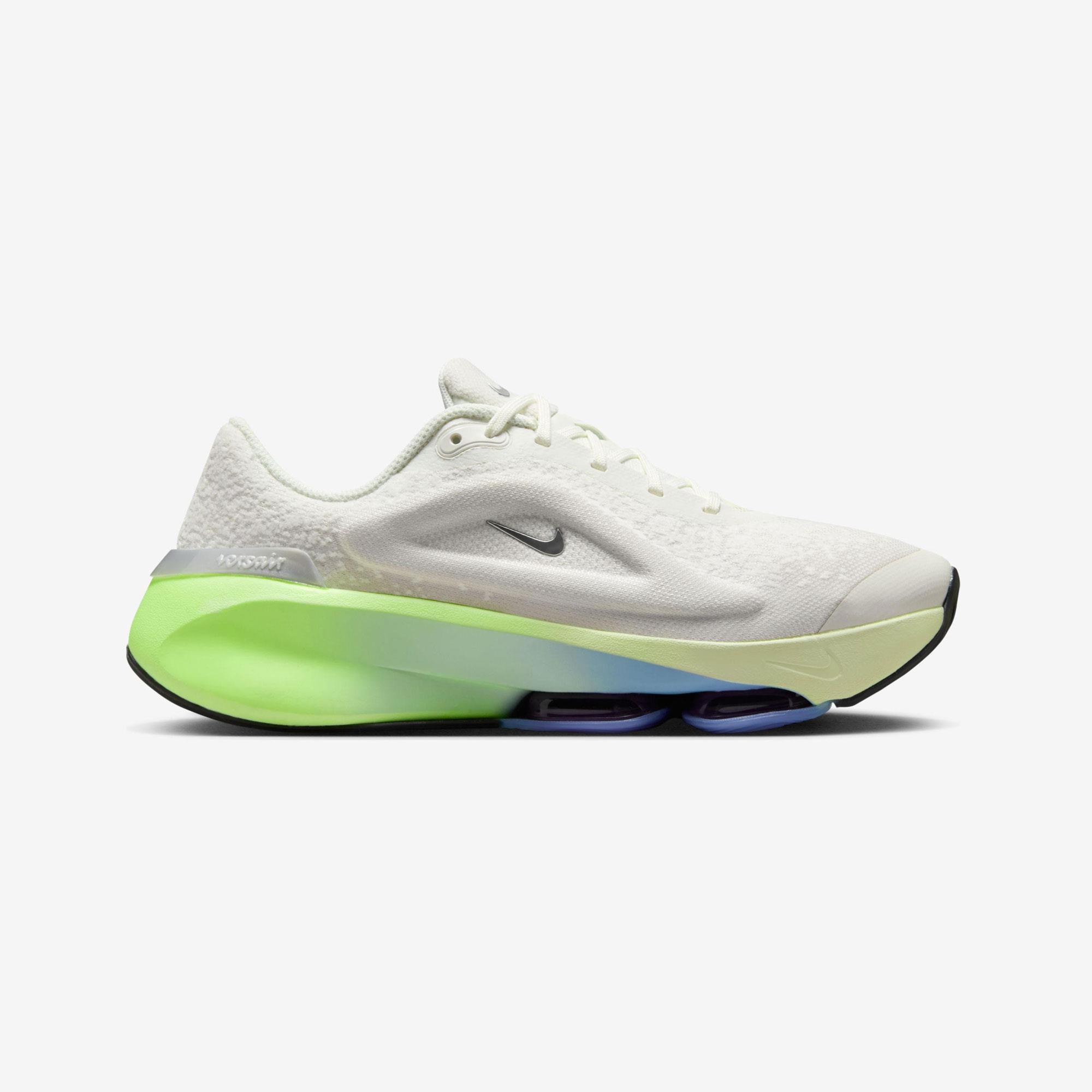 W NIKE VERSAIR SE - TURUNCU