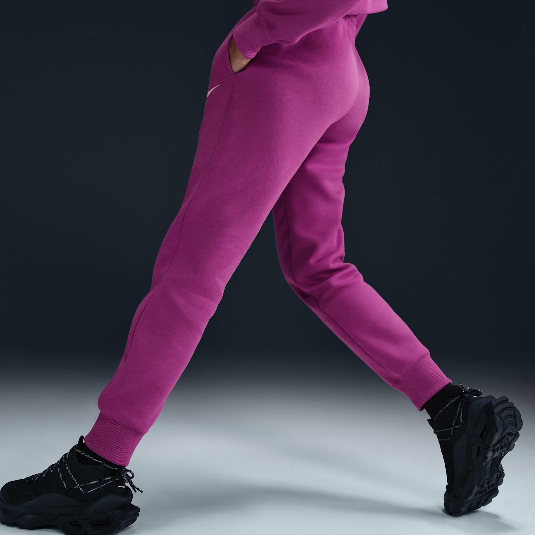 W NSW PHNX FLC MR PANT STD - GRİ/SİY/TUR