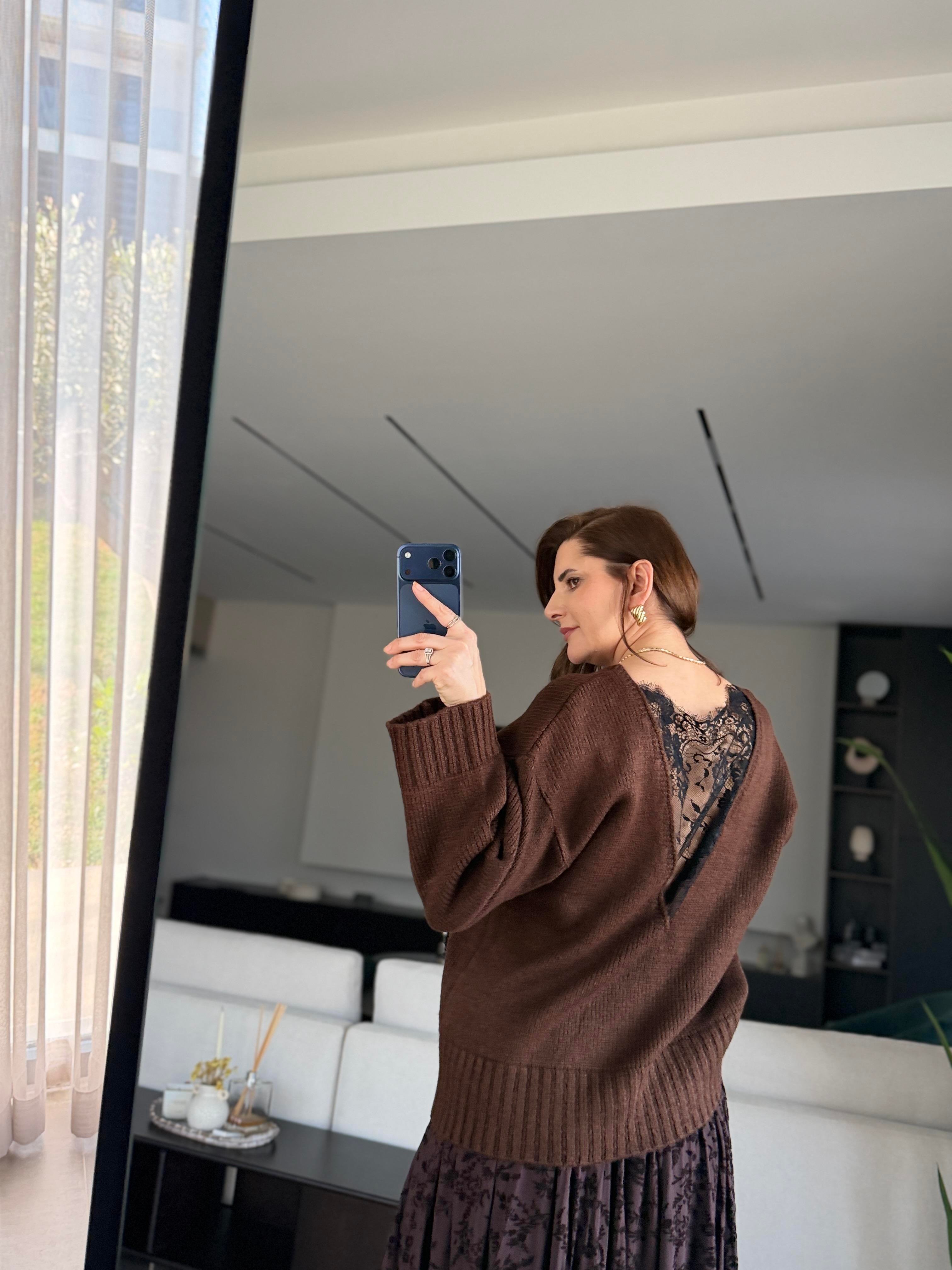 Acı Kahve Arkası Dantelli Kazak