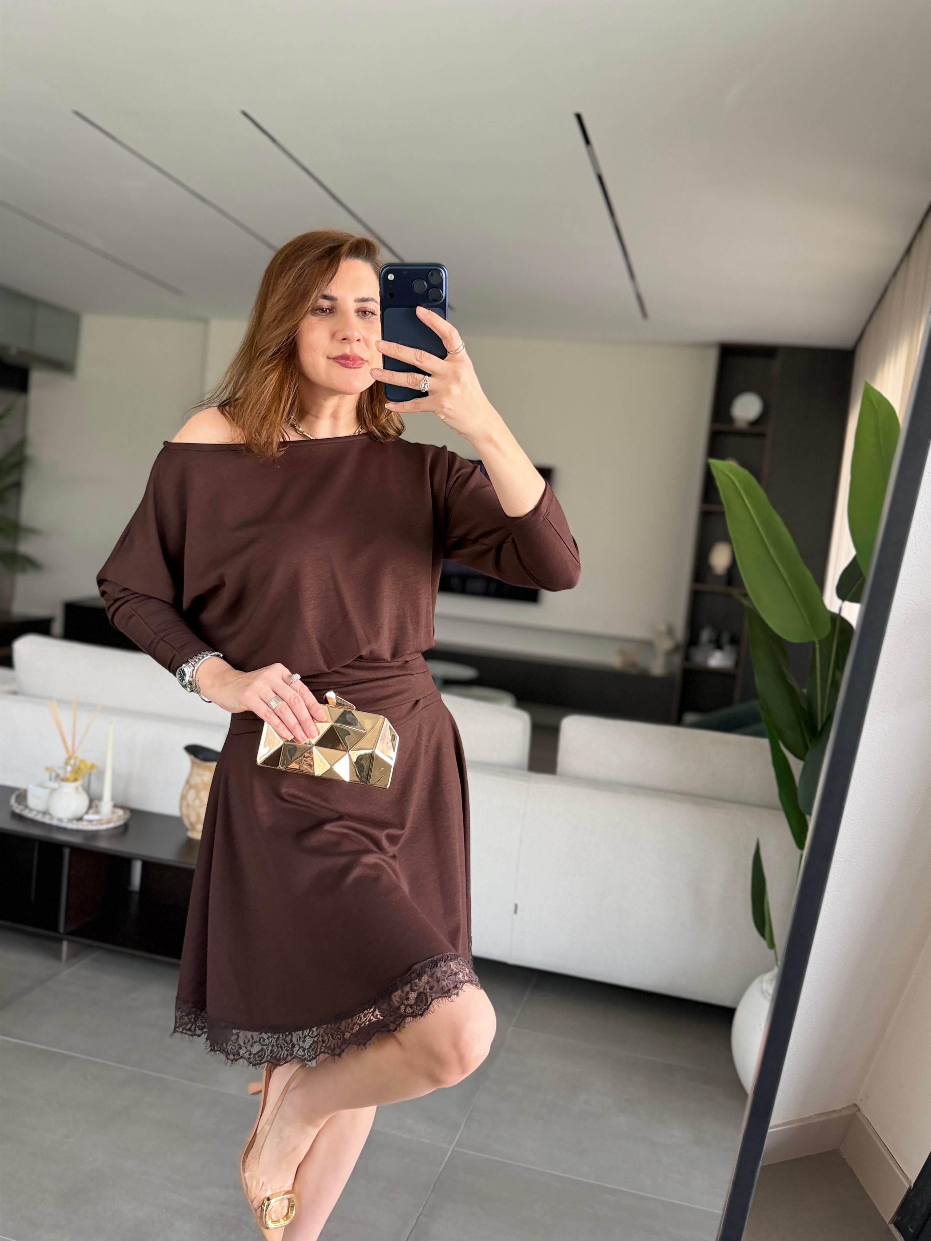 Acı Kahve Bel Büzgülü Eteği Dantelli Elbise