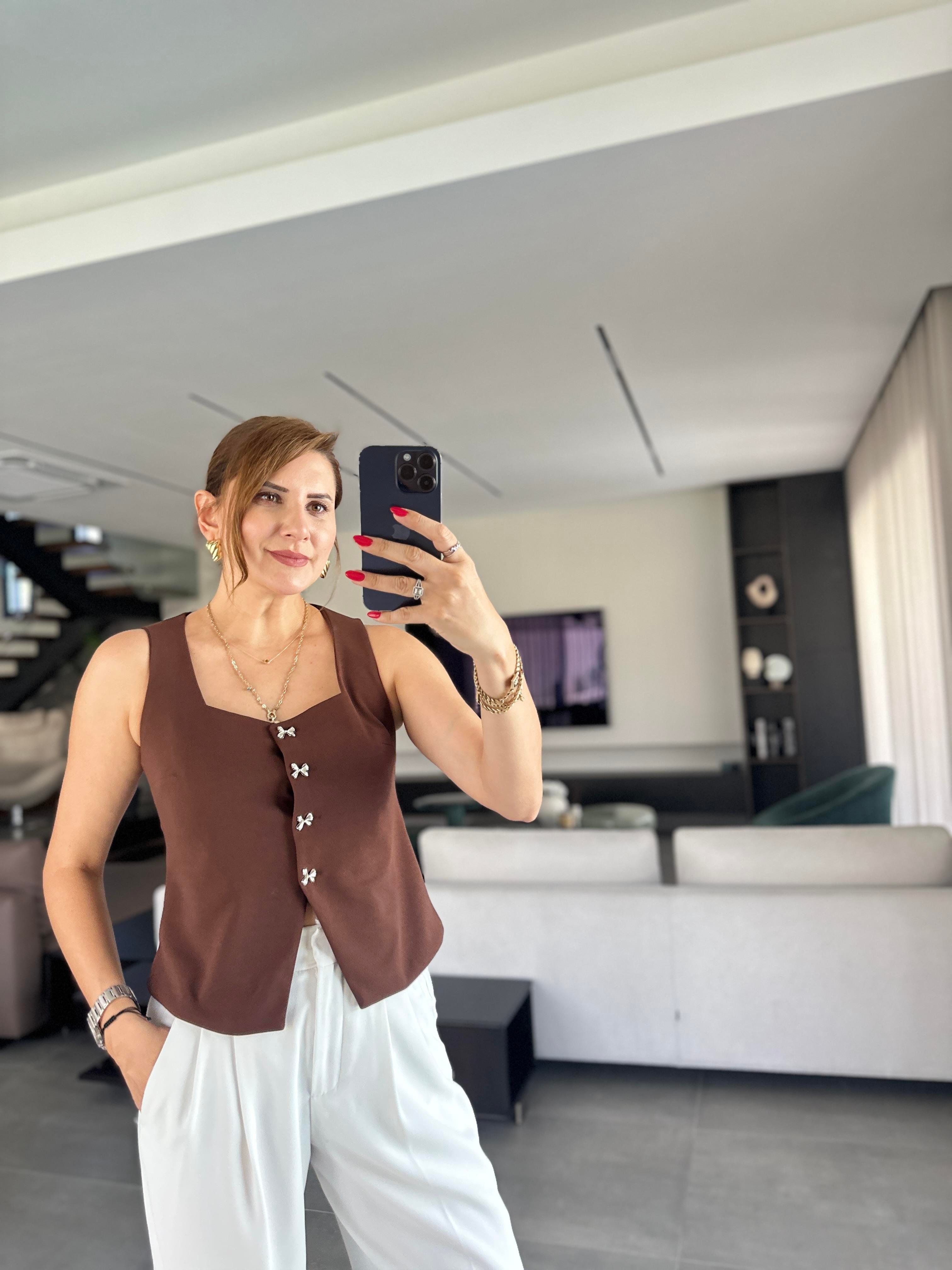 Acı Kahve Fiyonk Düğmeli Kumaş Yelek