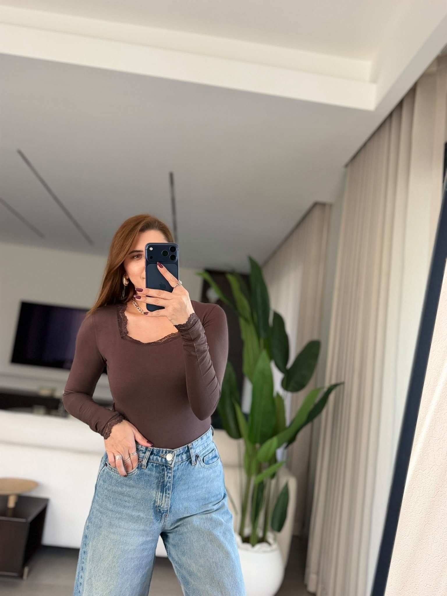Acı Kahve Kare Yaka Dantel Bluz