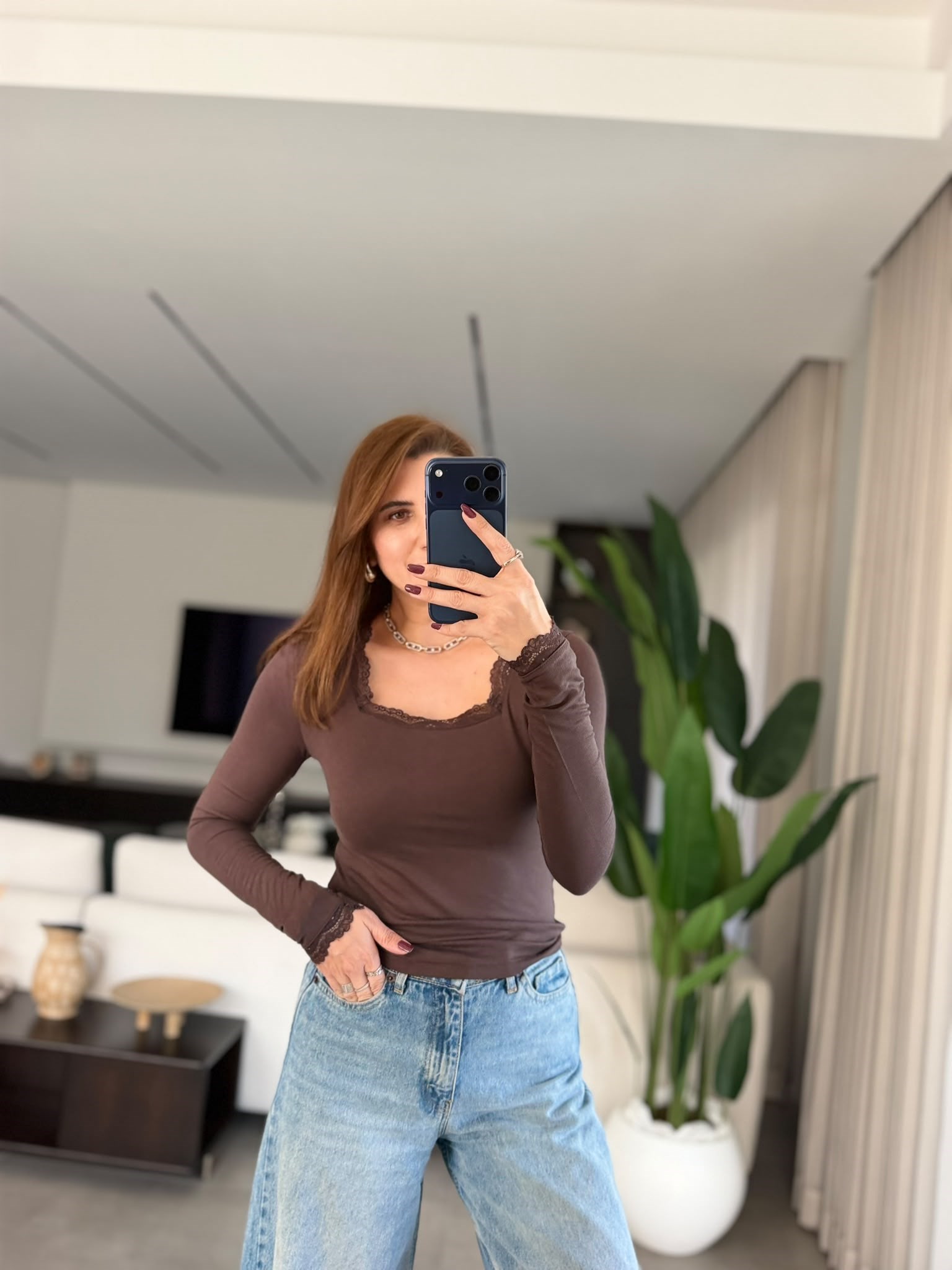 Acı Kahve Kare Yaka Dantel Bluz