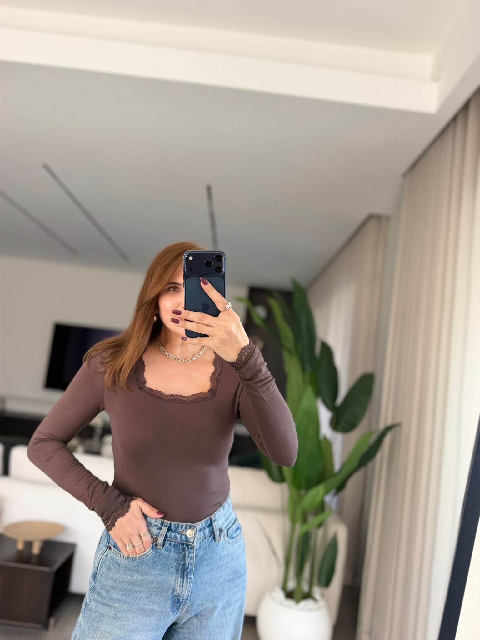 Acı Kahve Kare Yaka Dantel Bluz