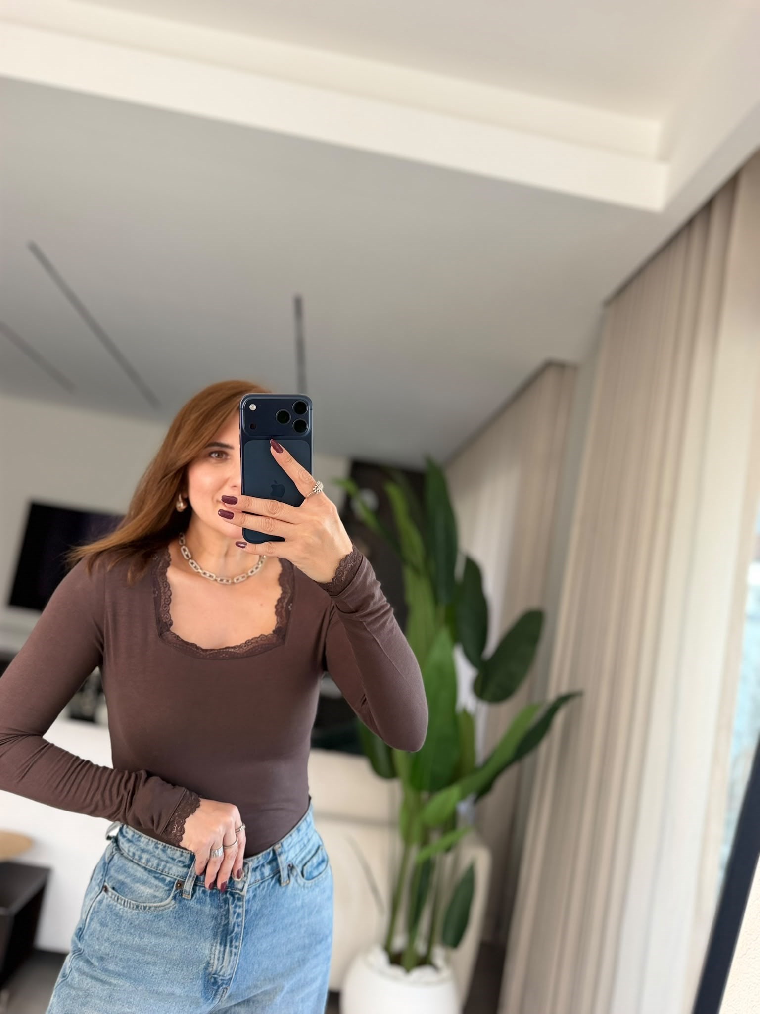 Acı Kahve Kare Yaka Dantel Bluz