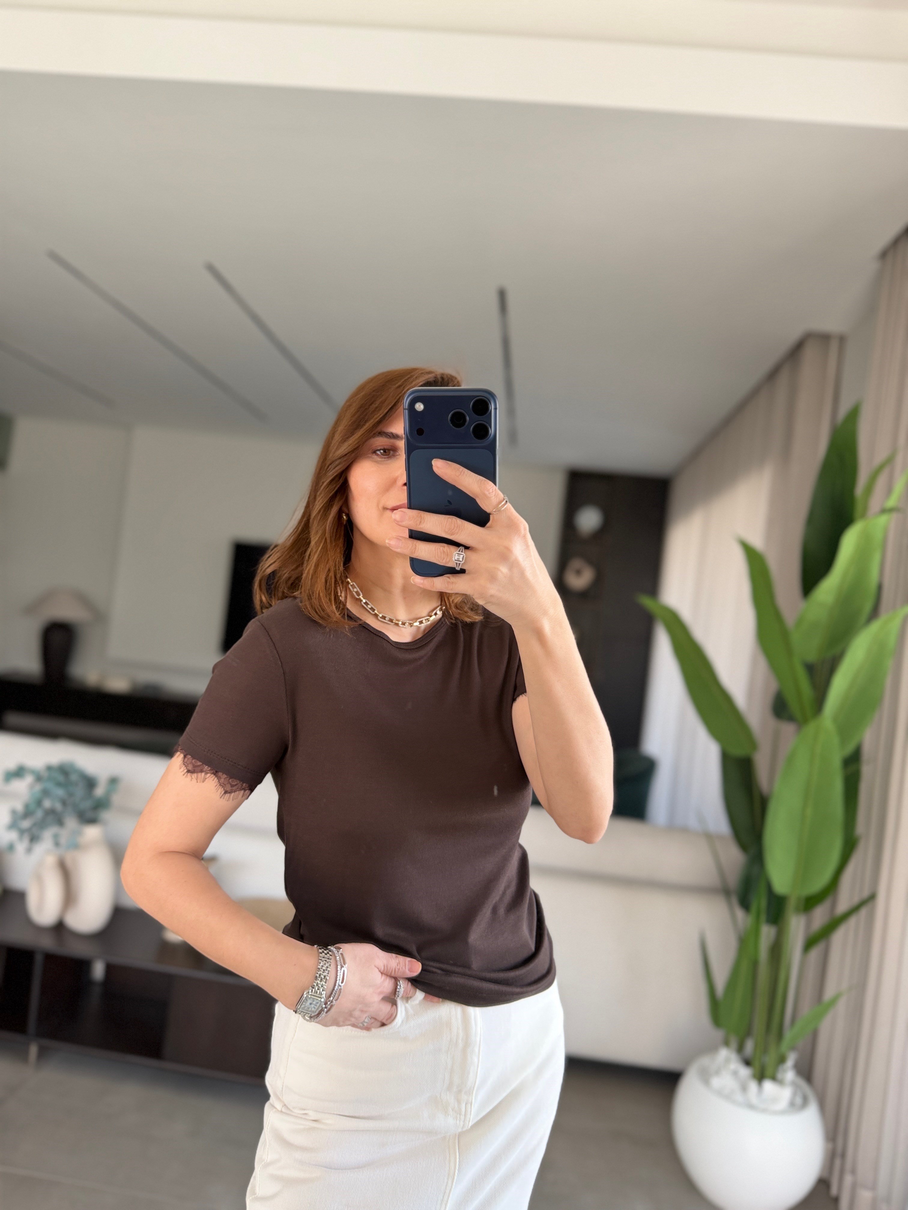 Acı Kahve Kolları Dantel Detay Kısa Kol T-Shirt