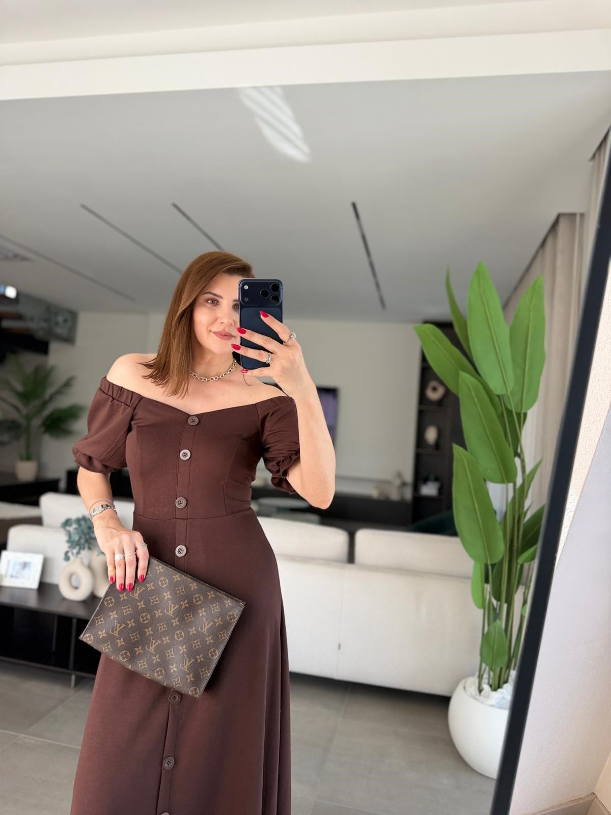 Acı Kahve Kolları Fırfırlı Önü Düğmeli Kayık Yaka Elbise