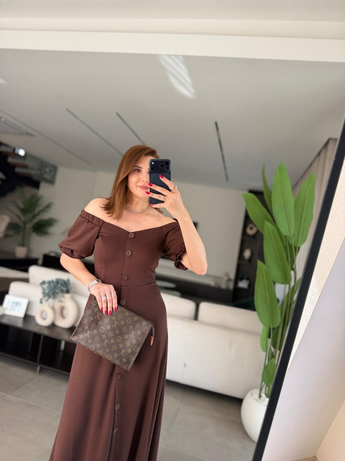 Acı Kahve Kolları Fırfırlı Önü Düğmeli Kayık Yaka Elbise