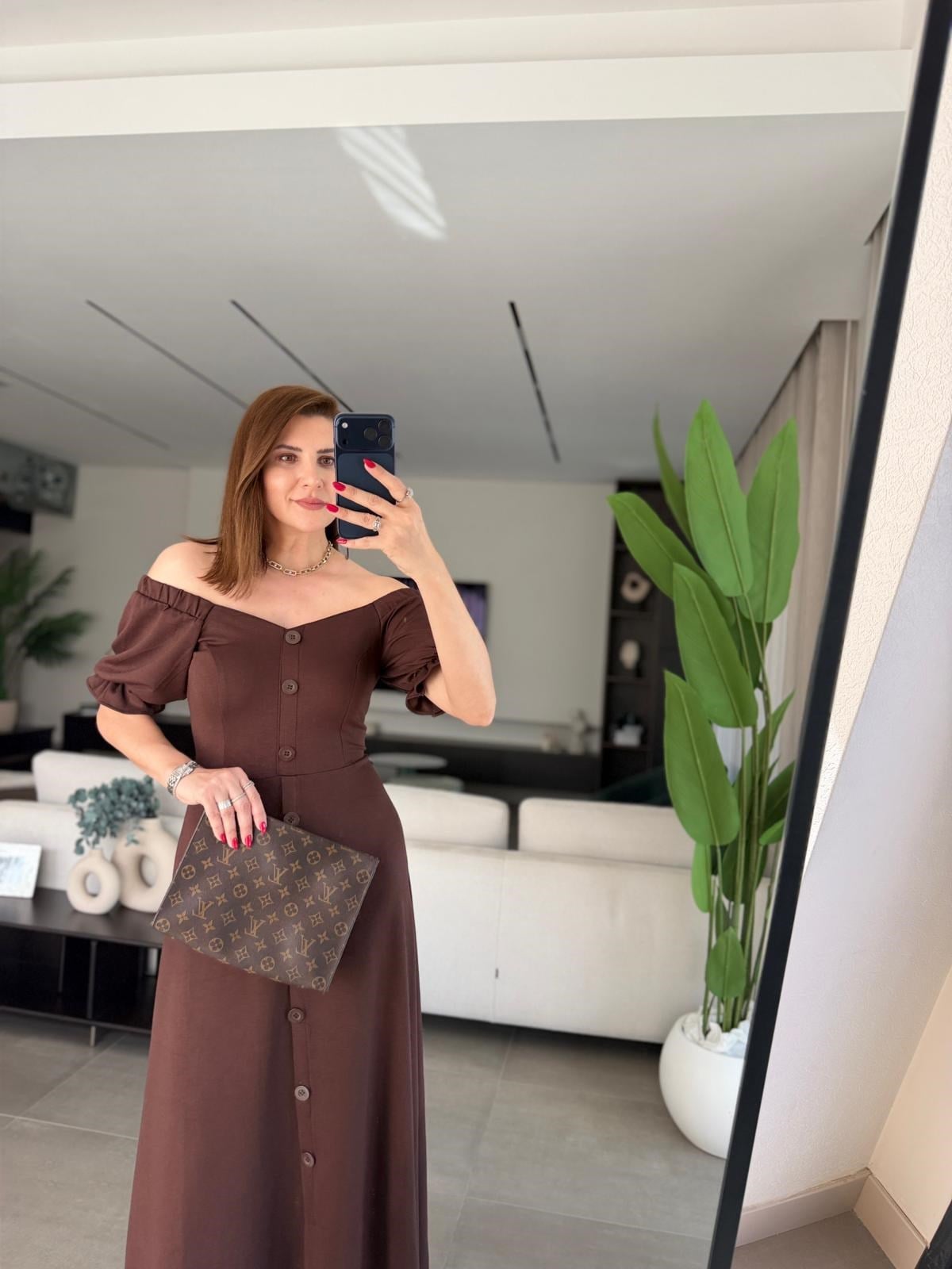 Acı Kahve Kolları Fırfırlı Önü Düğmeli Kayık Yaka Elbise