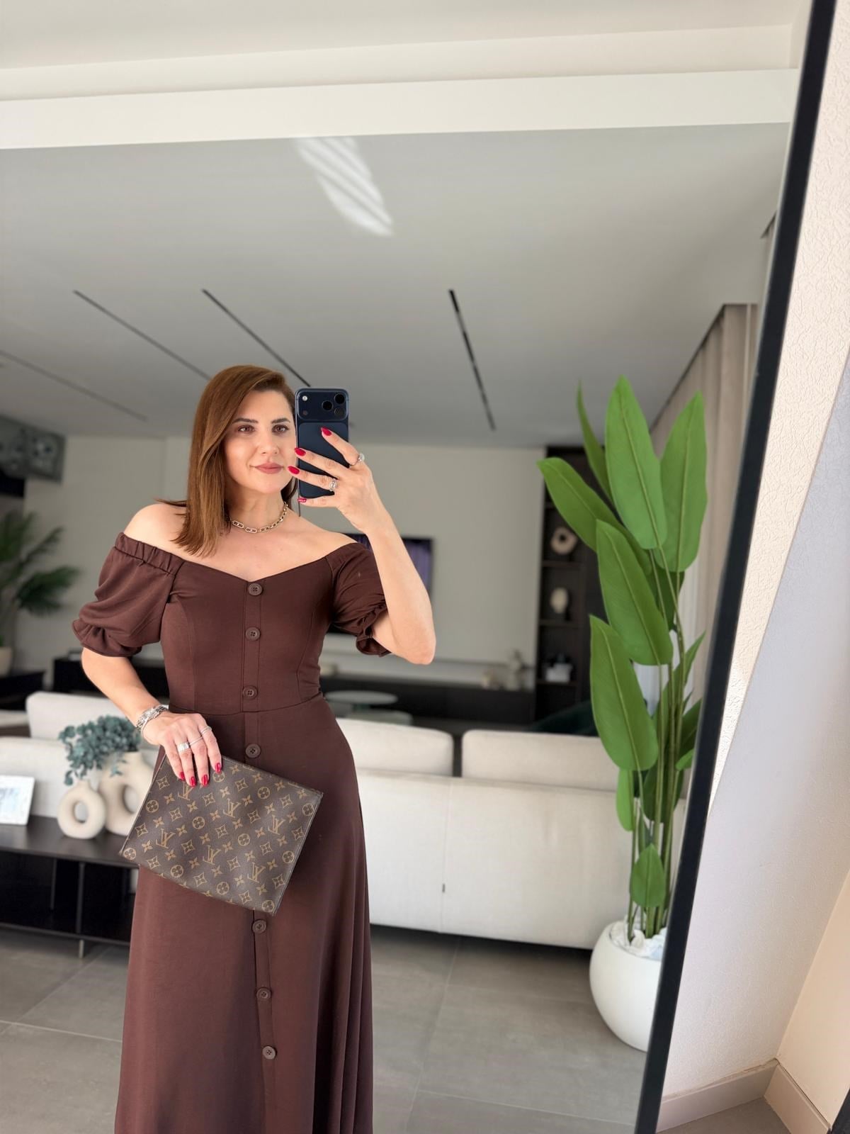 Acı Kahve Kolları Fırfırlı Önü Düğmeli Kayık Yaka Elbise