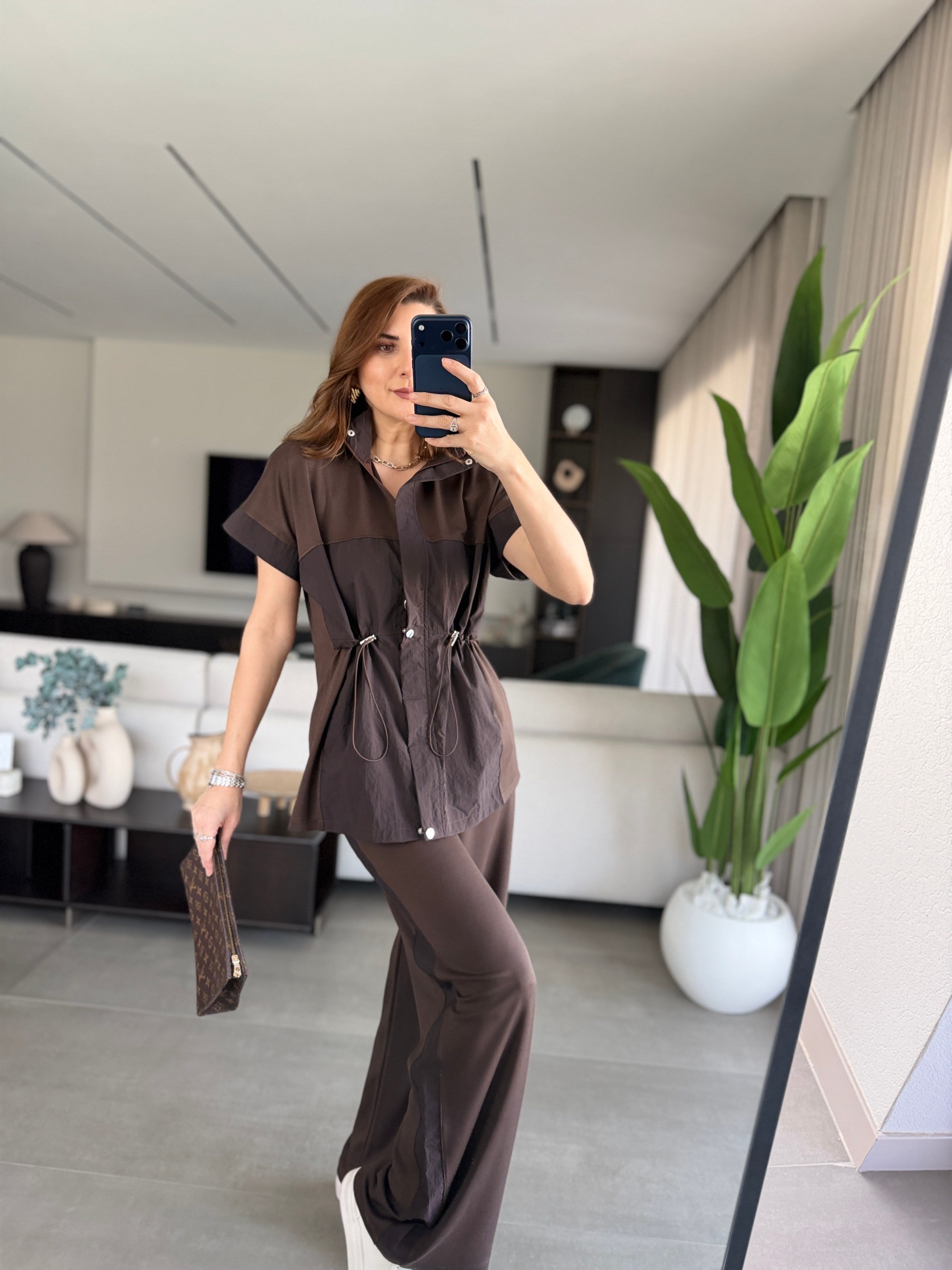 Acı Kahve Modern Çizgi Detaylı Takım