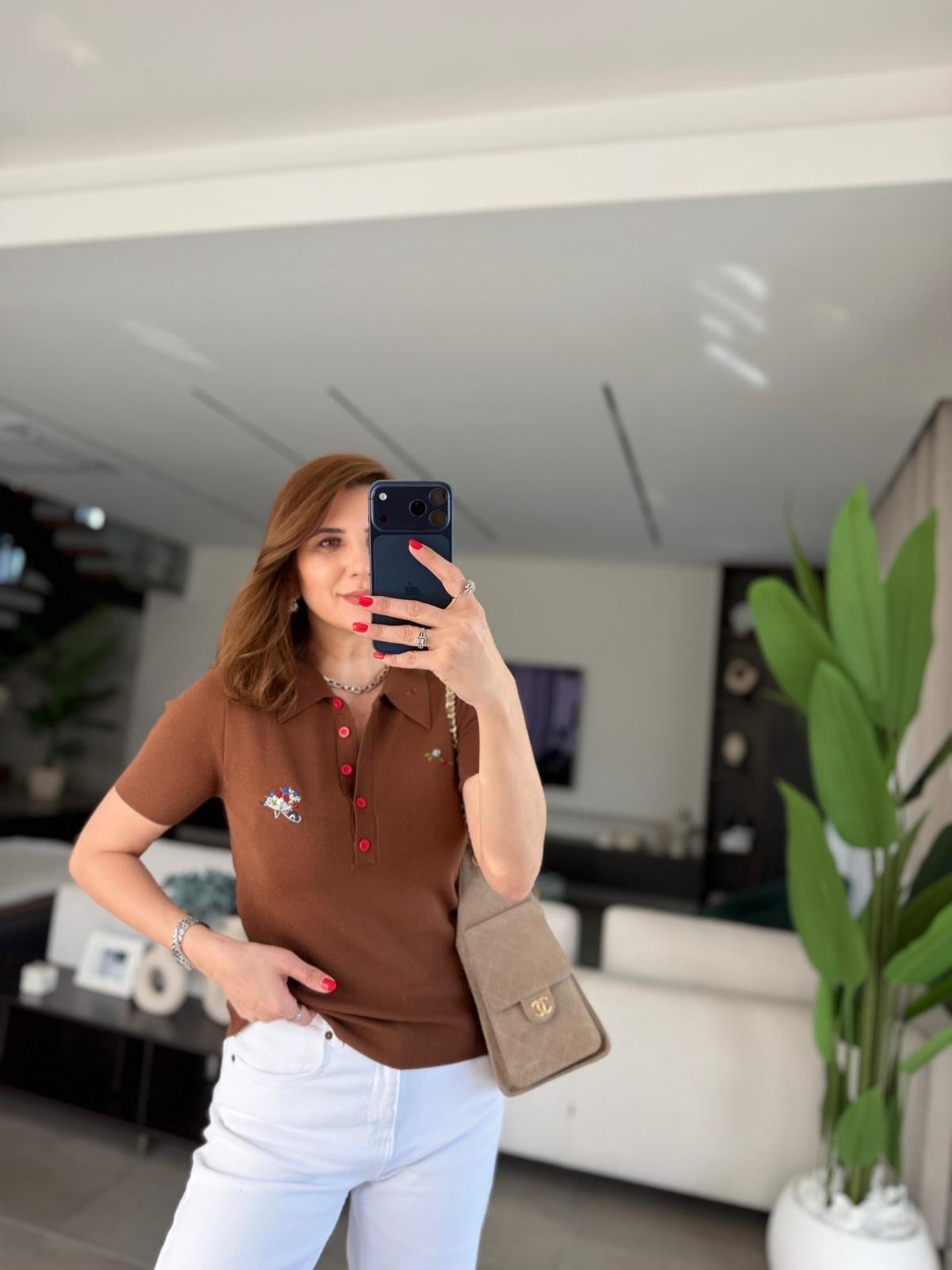 Acı Kahve Nakış Detaylı Düğmeli Bluz