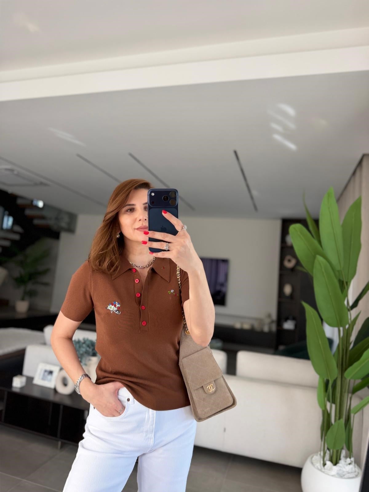 Acı Kahve Nakış Detaylı Düğmeli Bluz