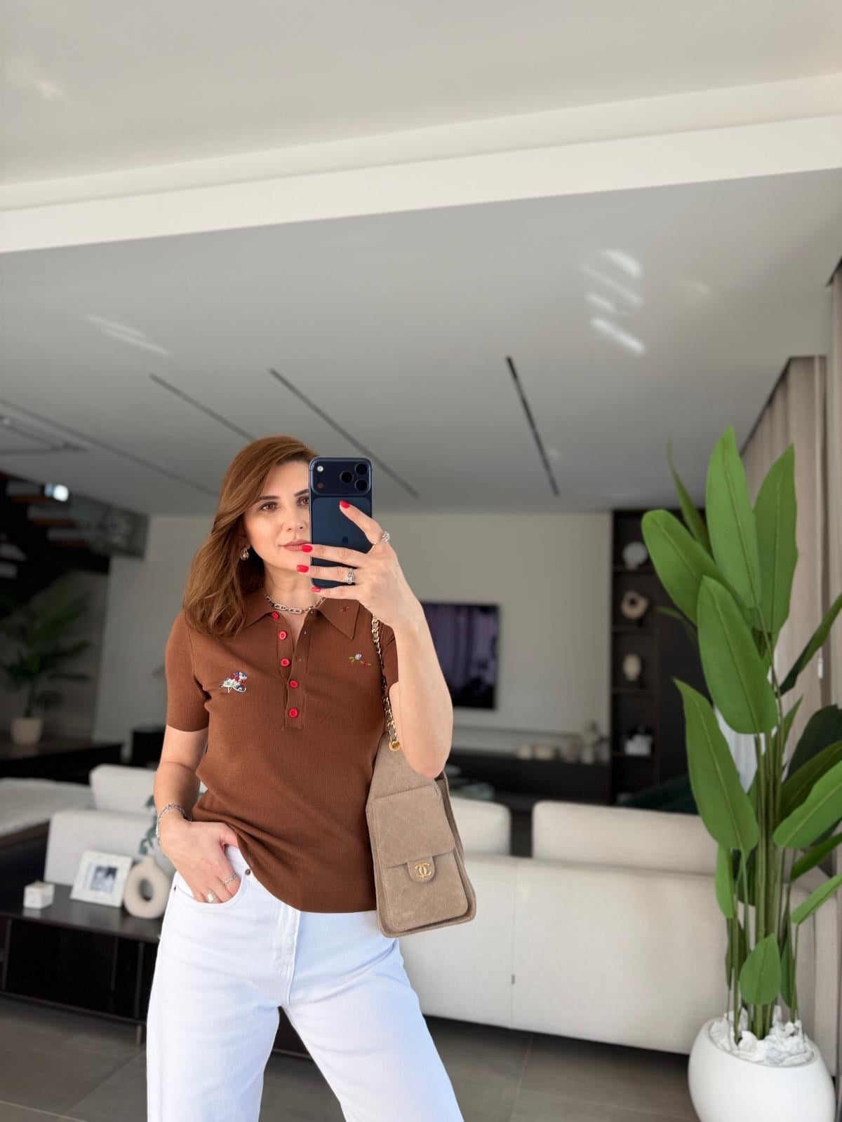 Acı Kahve Nakış Detaylı Düğmeli Bluz
