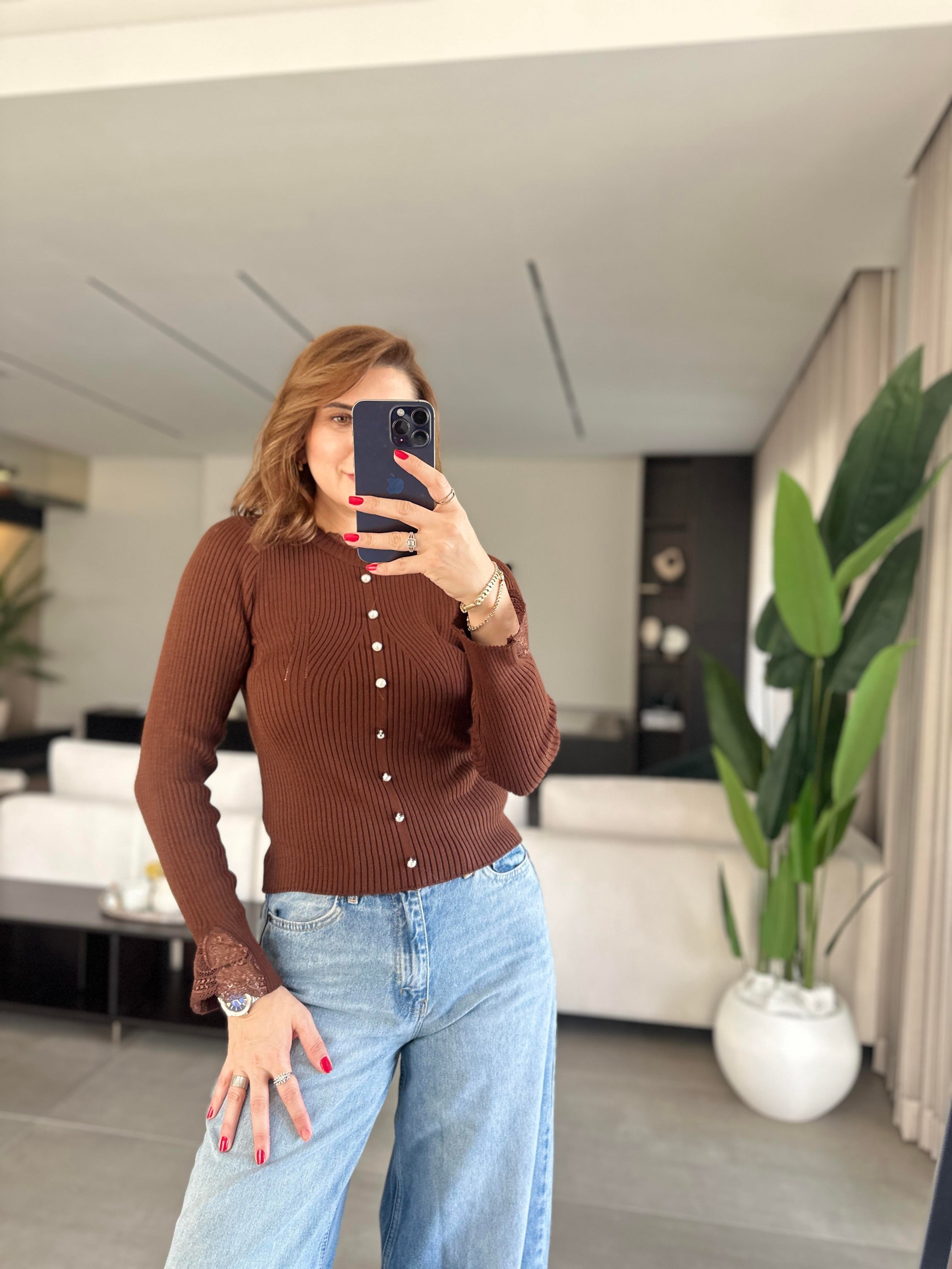 Acı Kahve Önü Düğmeli Bluz