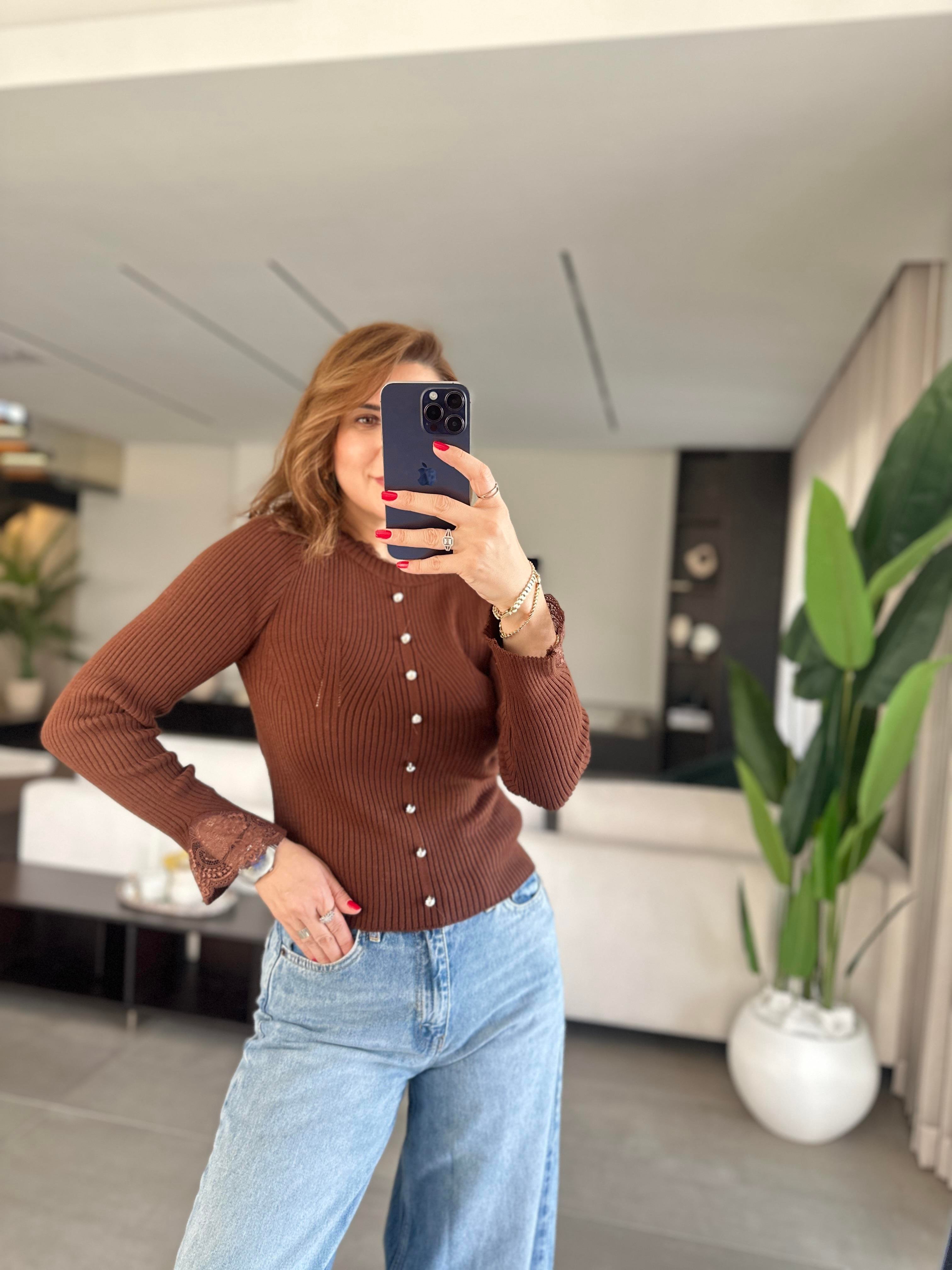 Acı Kahve Önü Düğmeli Bluz