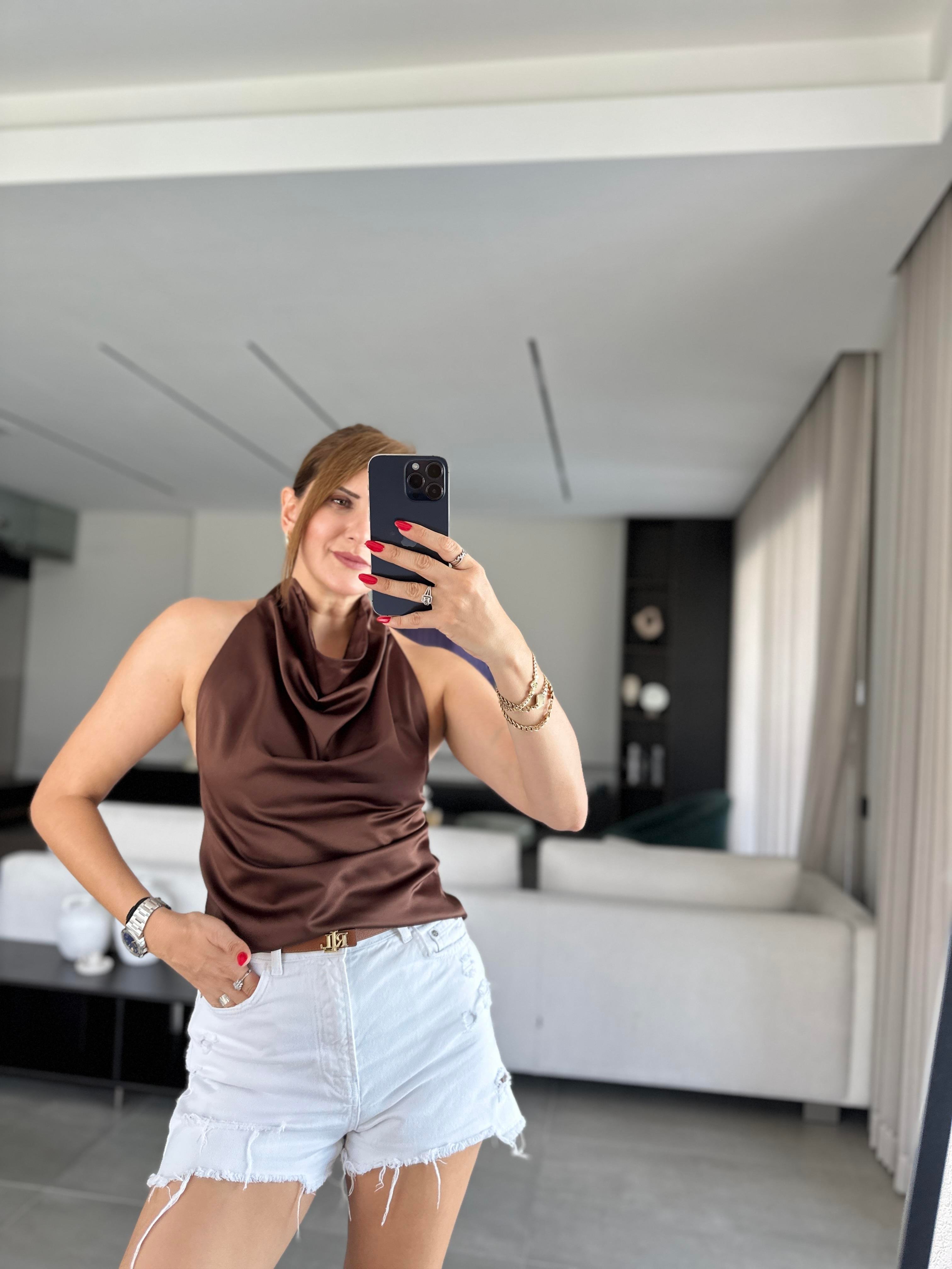 Acı Kahve Sırt Detay Bluz