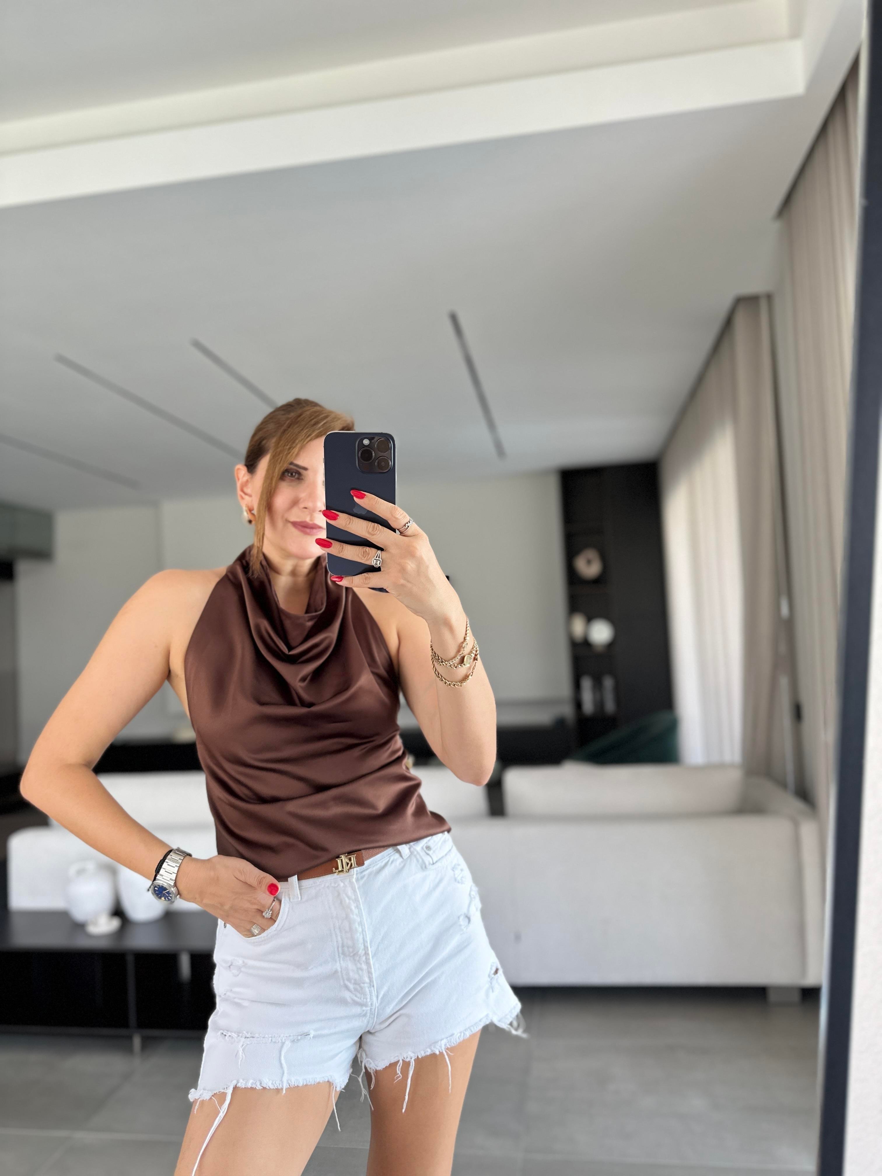 Acı Kahve Sırt Detay Bluz