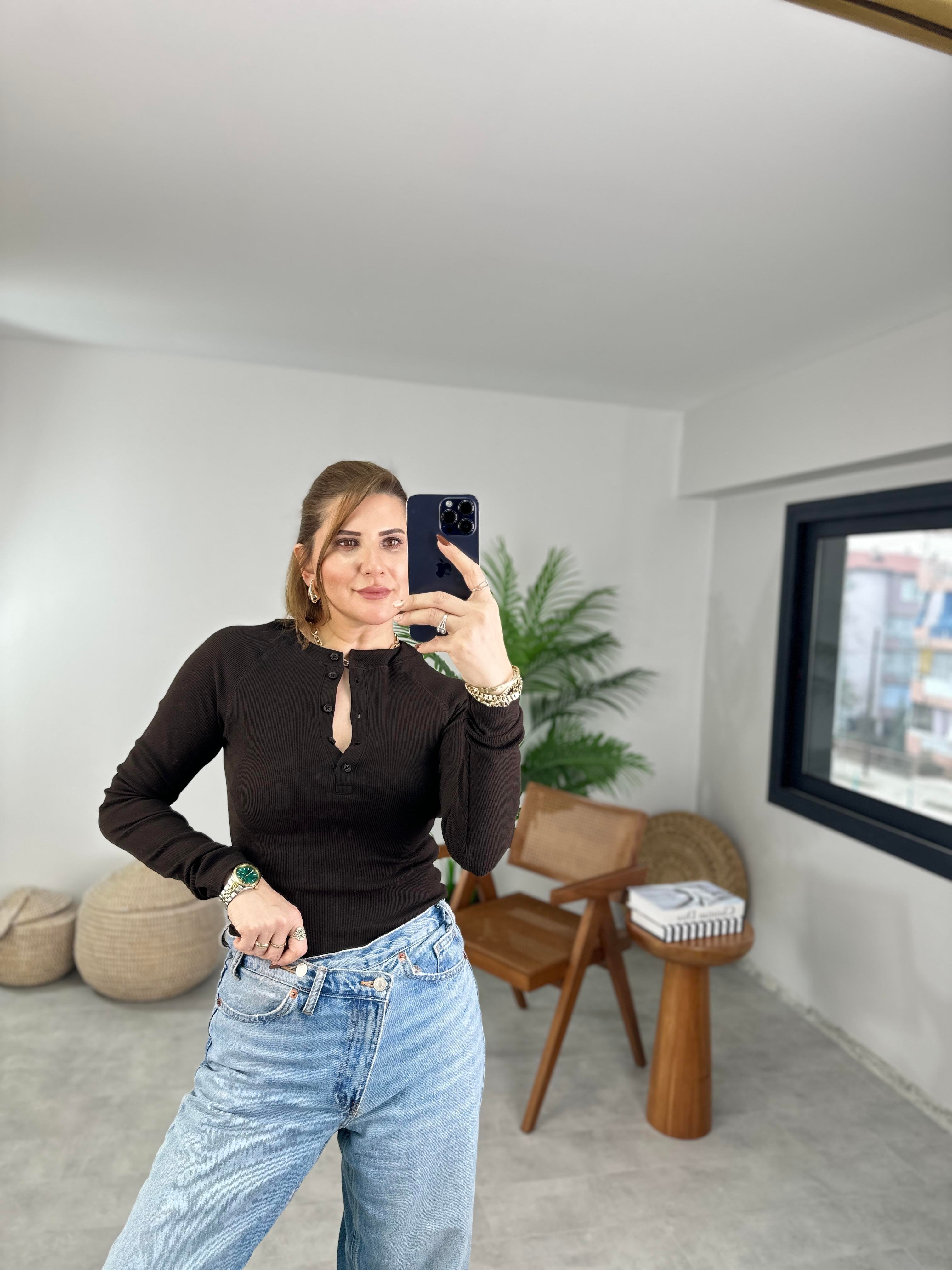 Acı Kahve Yarım Düğmeli Fitilli Bluz