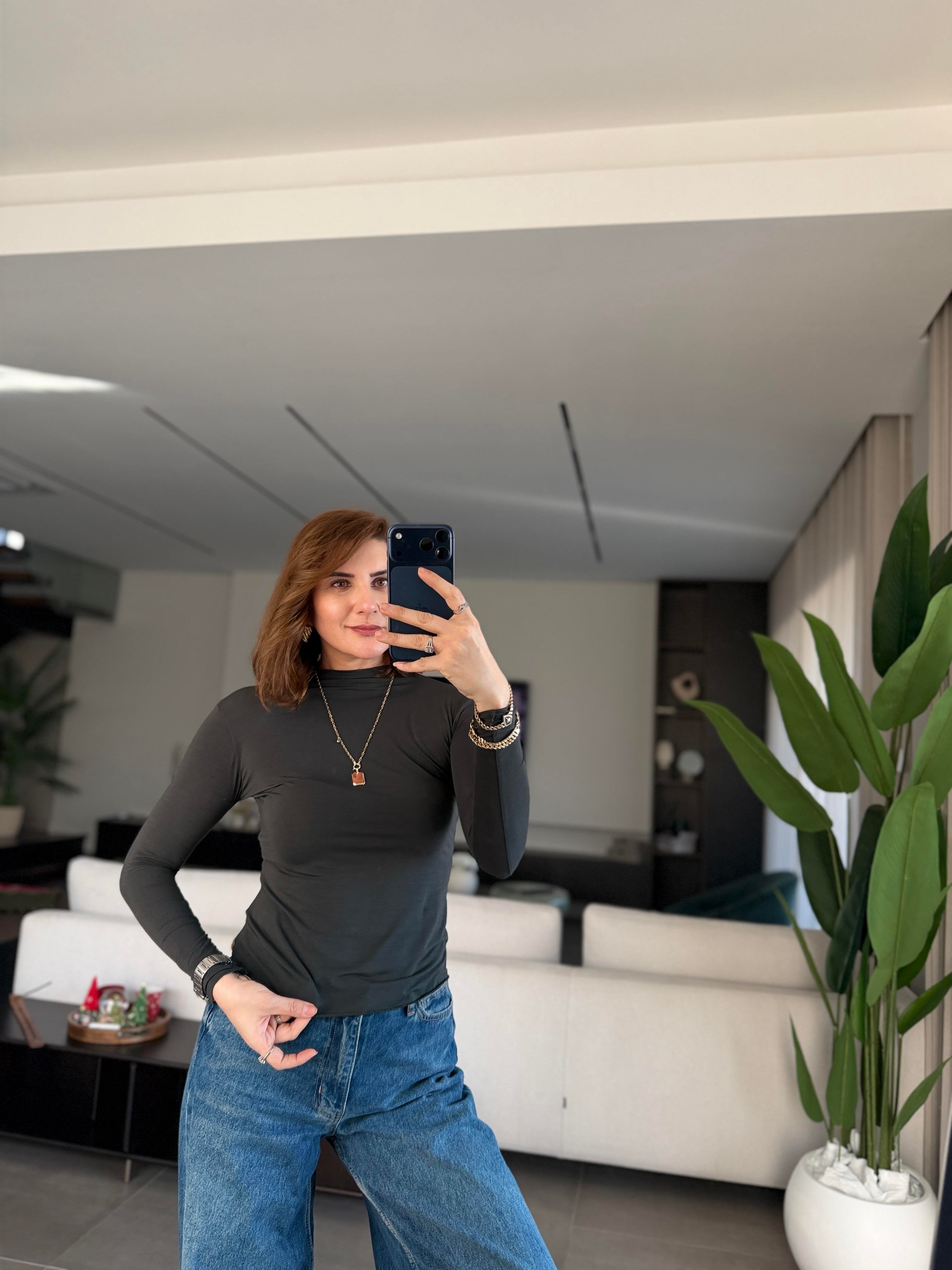 Acı Yeşili Kıvırmalı Modal Bluz