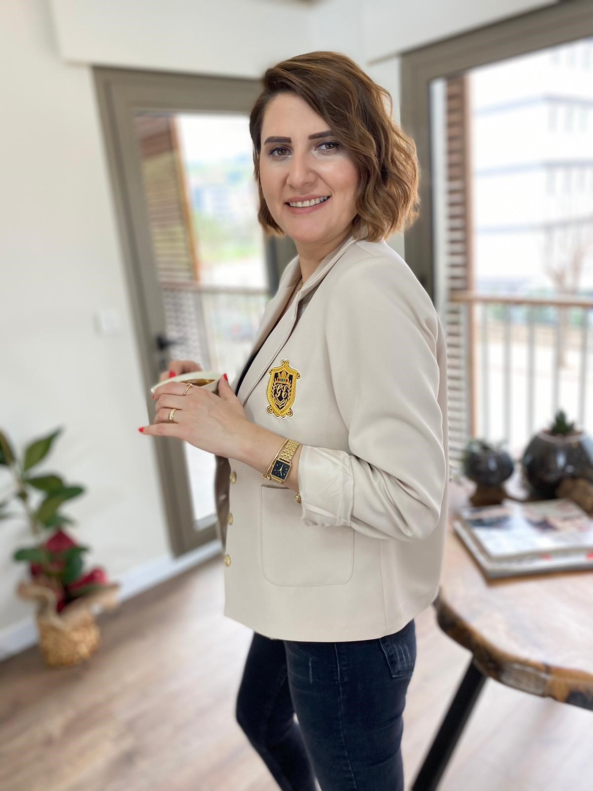 ARMALI DÜĞMELİ BLAZER CEKET