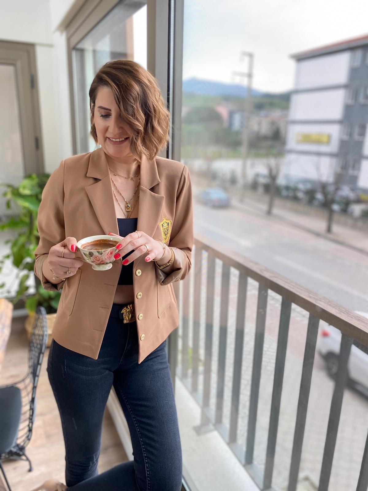 ARMALI DÜĞMELİ BLAZER CEKET
