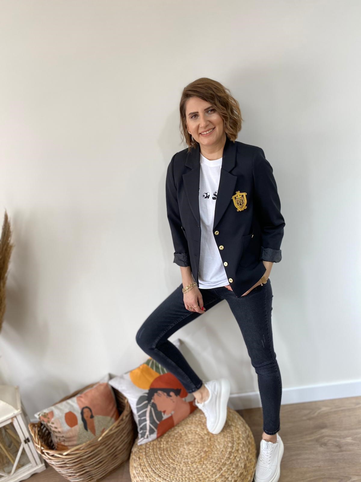 ARMALI DÜĞMELİ BLAZER CEKET