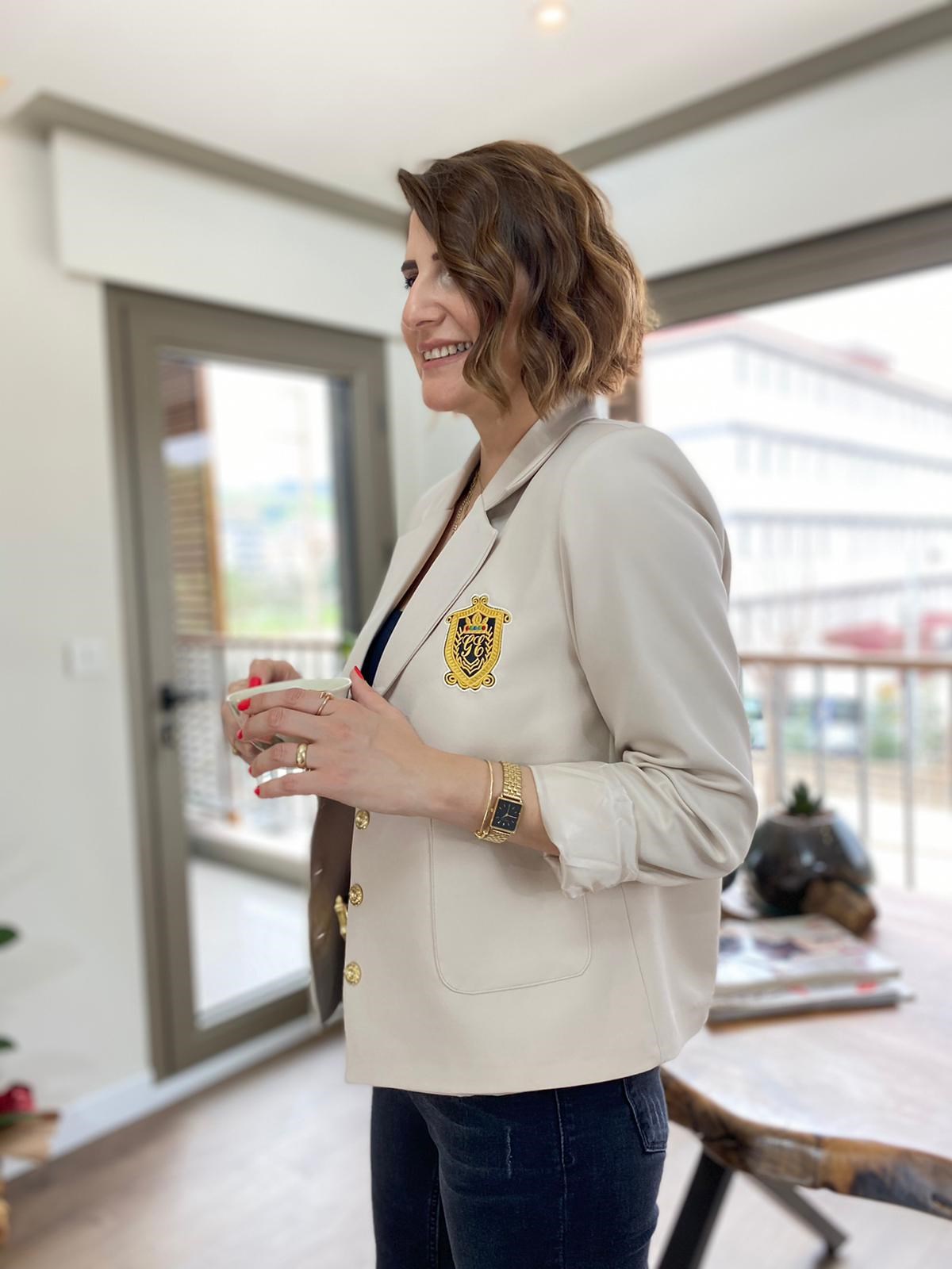 ARMALI DÜĞMELİ BLAZER CEKET