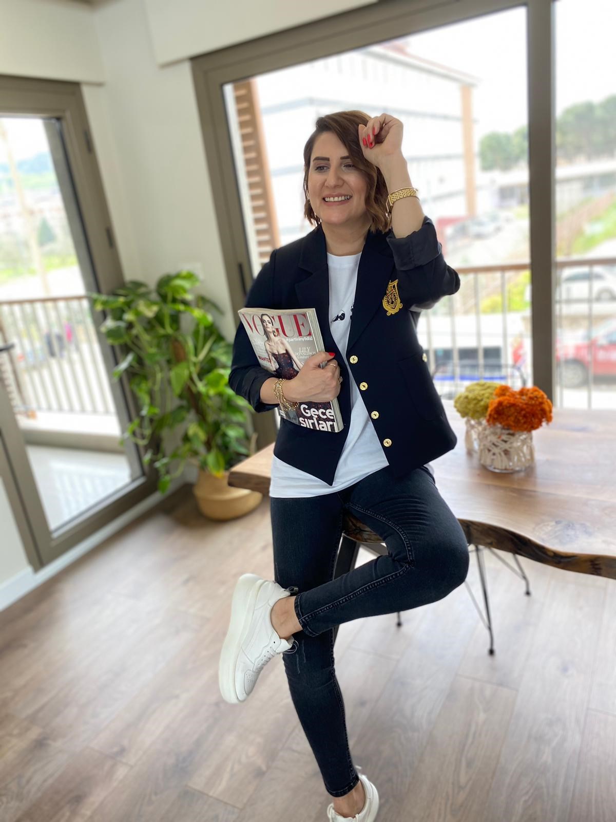 ARMALI DÜĞMELİ BLAZER CEKET