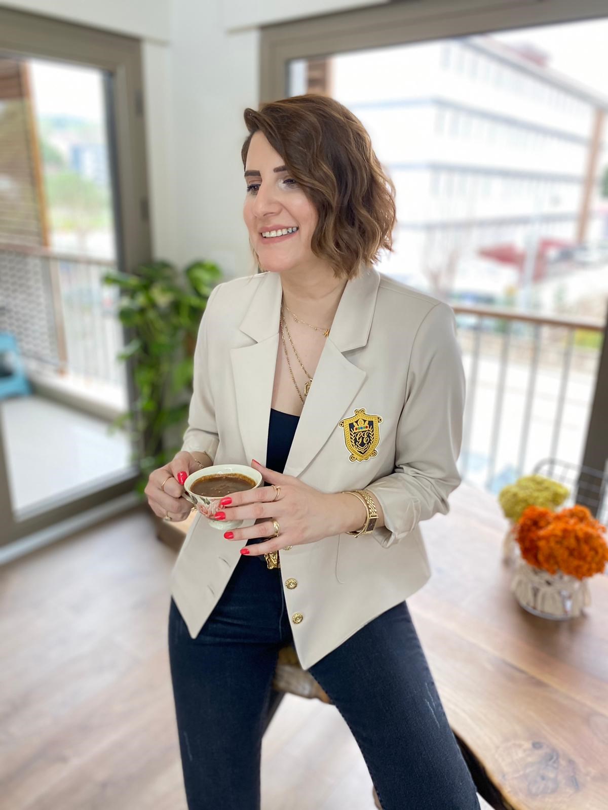 ARMALI DÜĞMELİ BLAZER CEKET