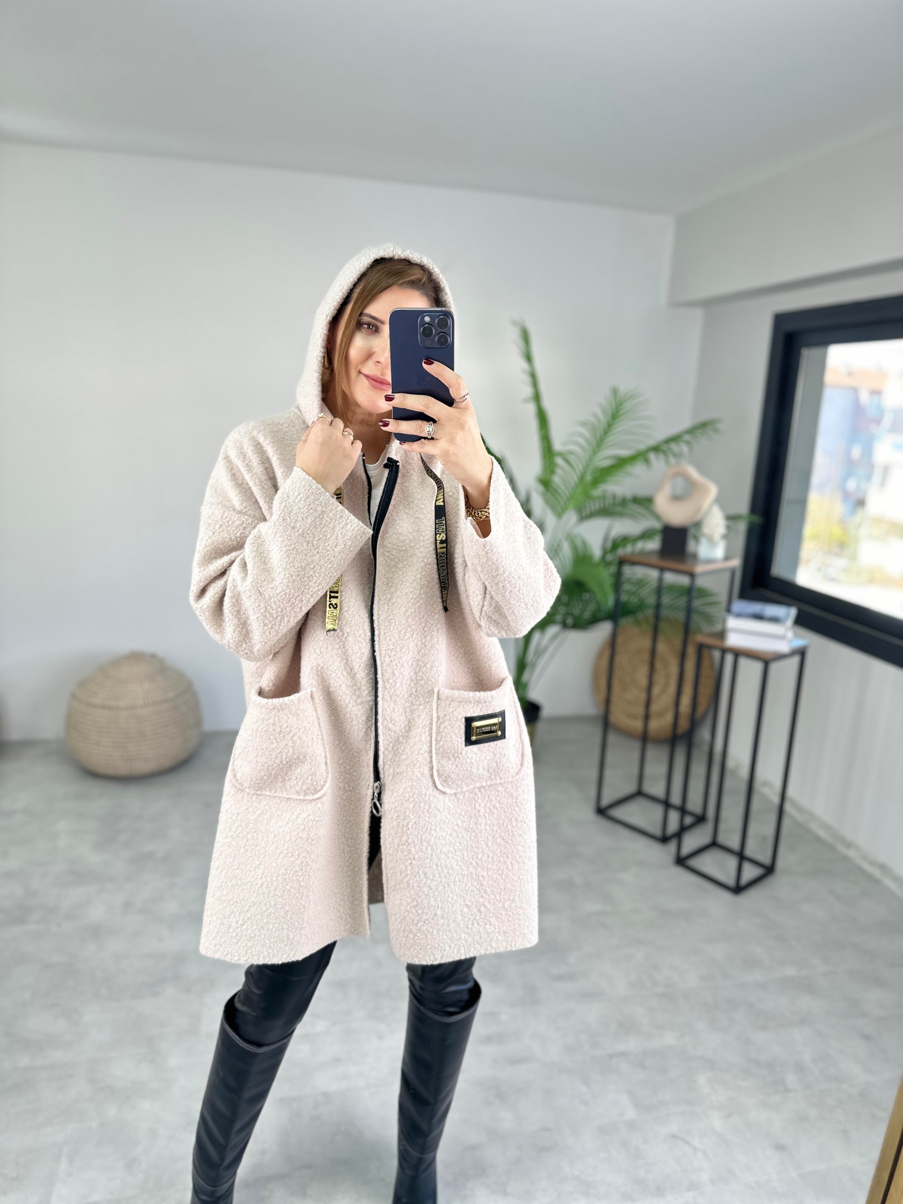 Bej Torba Cep Detaylı Kaban